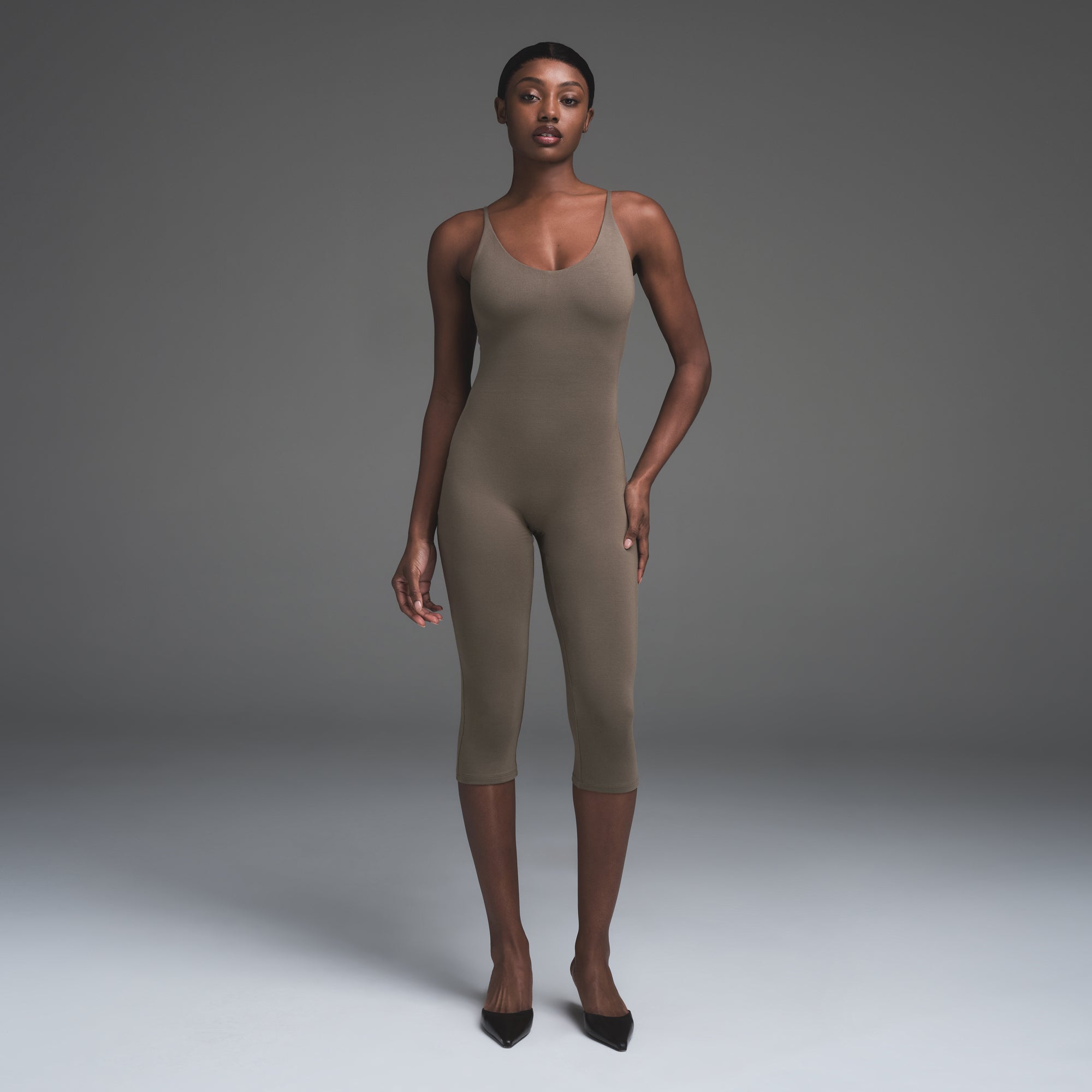 SMOOTH LAYERS CAPRI CATSUIT | TRUFFLE - Image 4