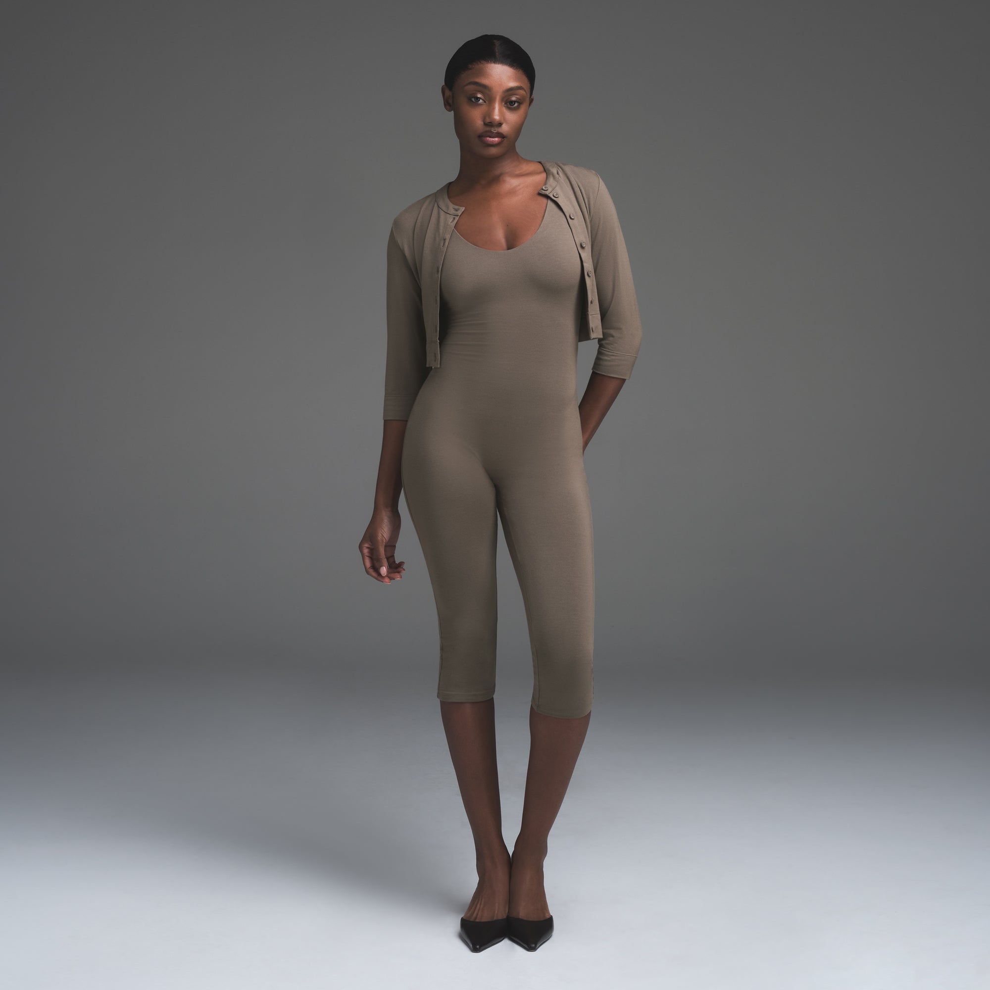 SMOOTH LAYERS CAPRI CATSUIT | TRUFFLE - Image 3