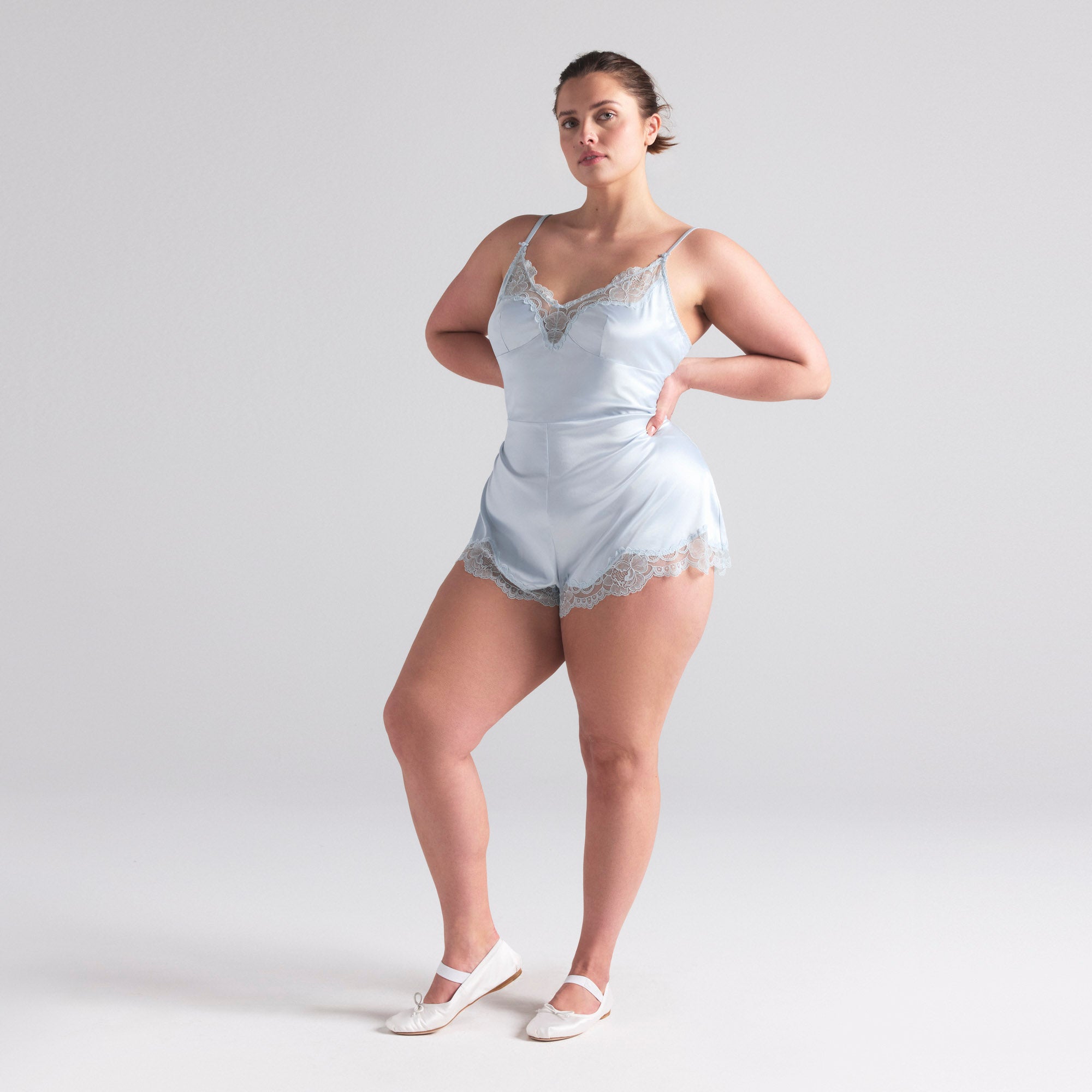 WOVEN SHINE LACE TEDDY | CLOUD