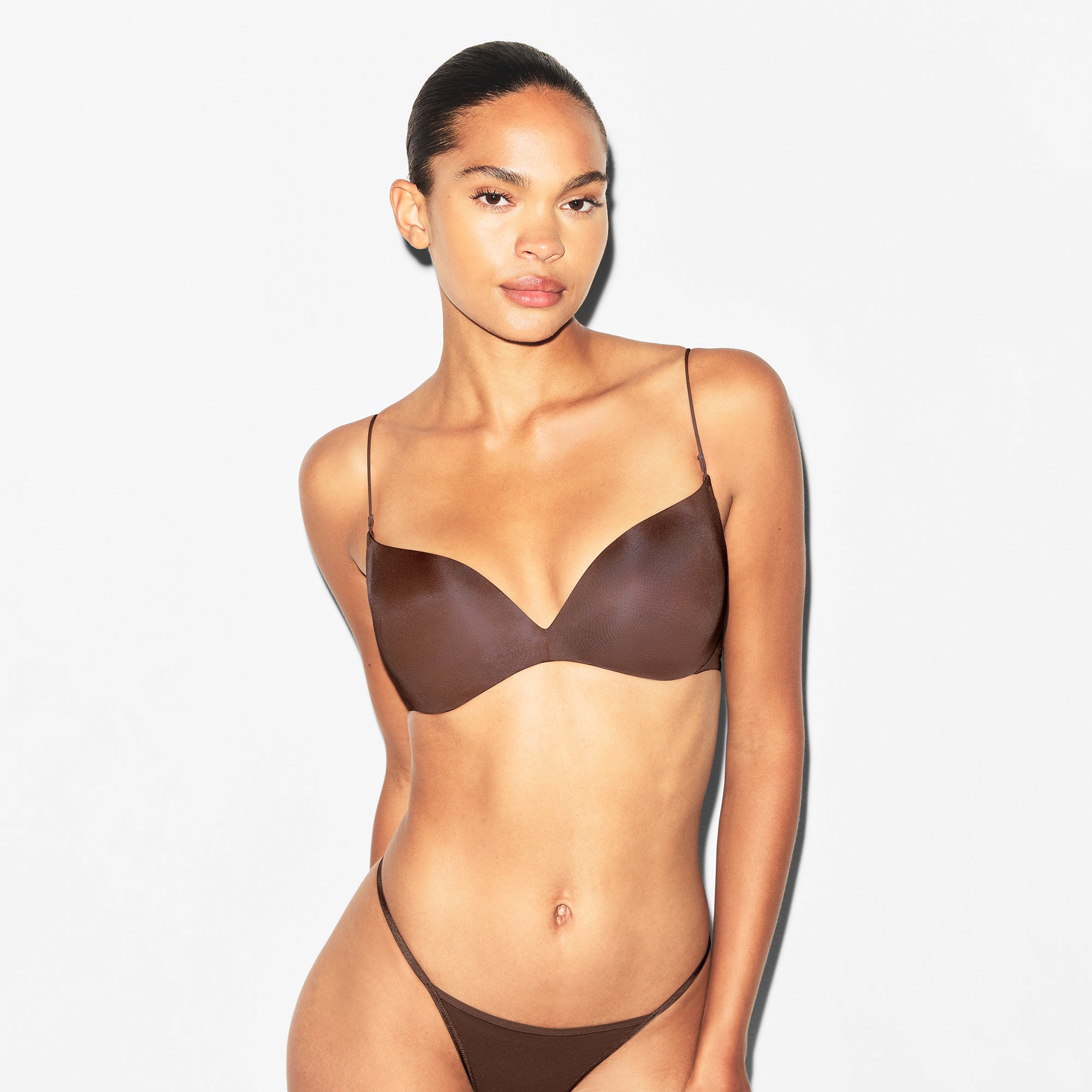 WIRELESS FORM MICRO STRAP PLUNGE BRA | COCOA