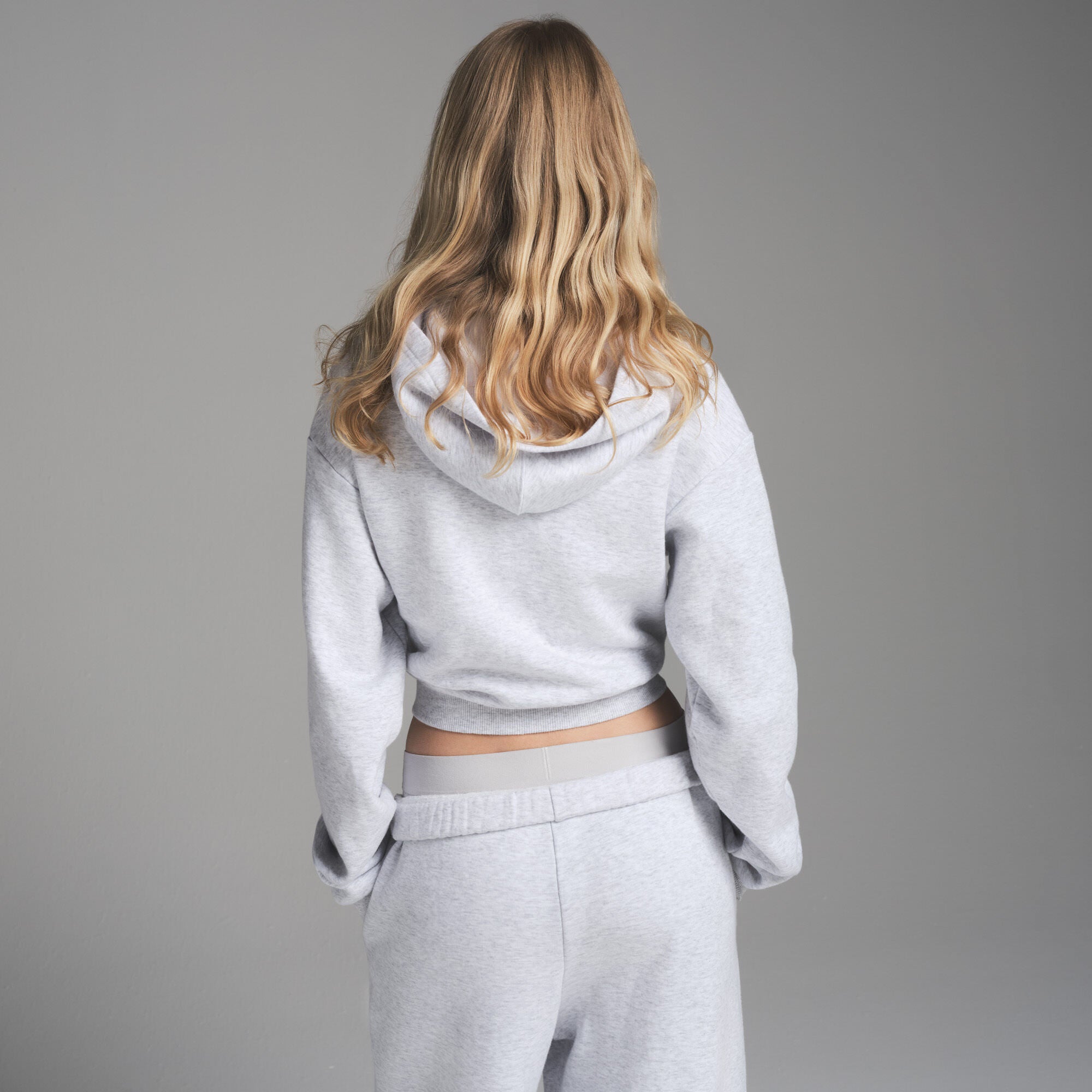 COTTON FLEECE SHRUNKEN HOODIE | LIGHT HEATHER GREY - Image 4