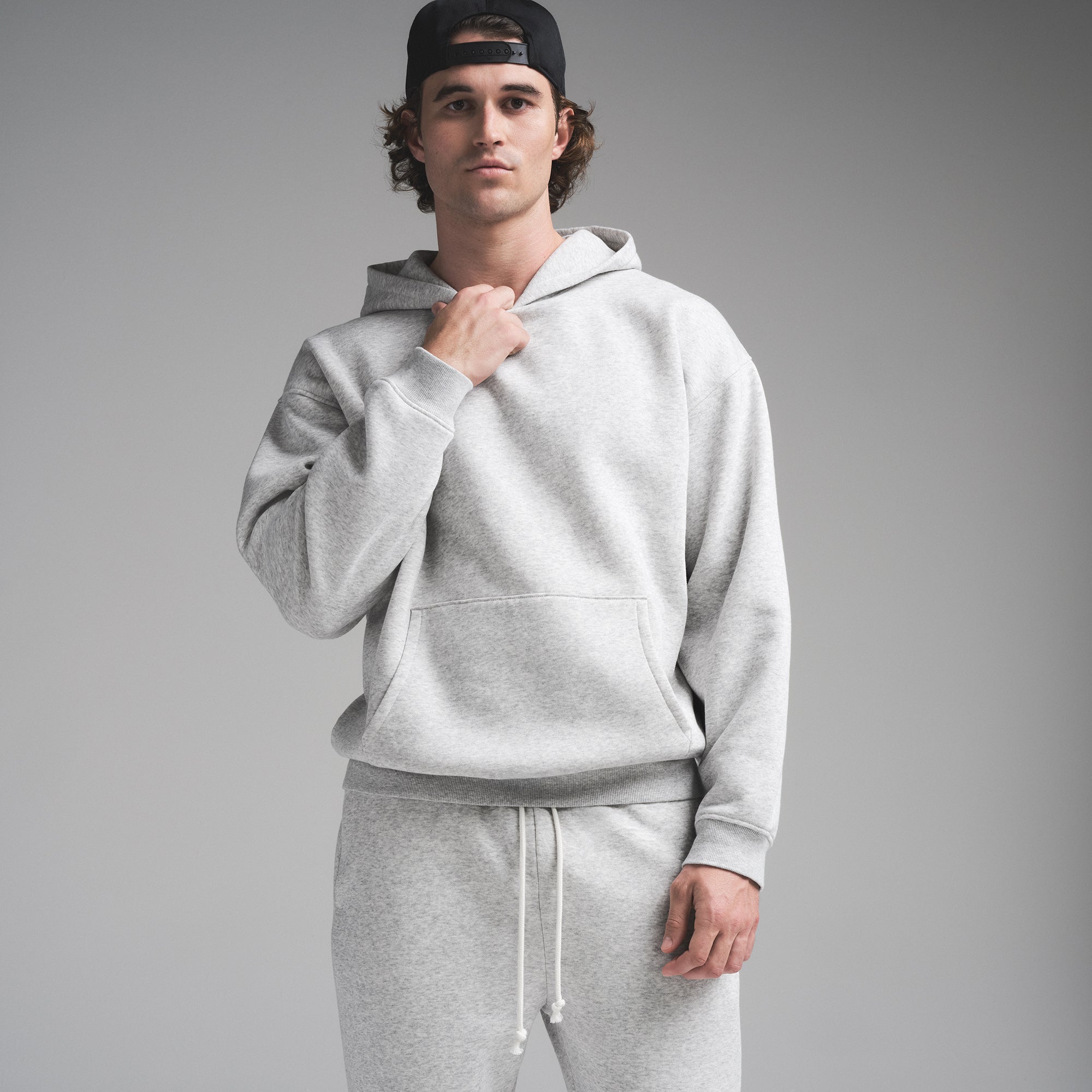 FLEECE LOUNGE MENS RELAXED HOODIE | LIGHT HEATHER GREY - Image 2
