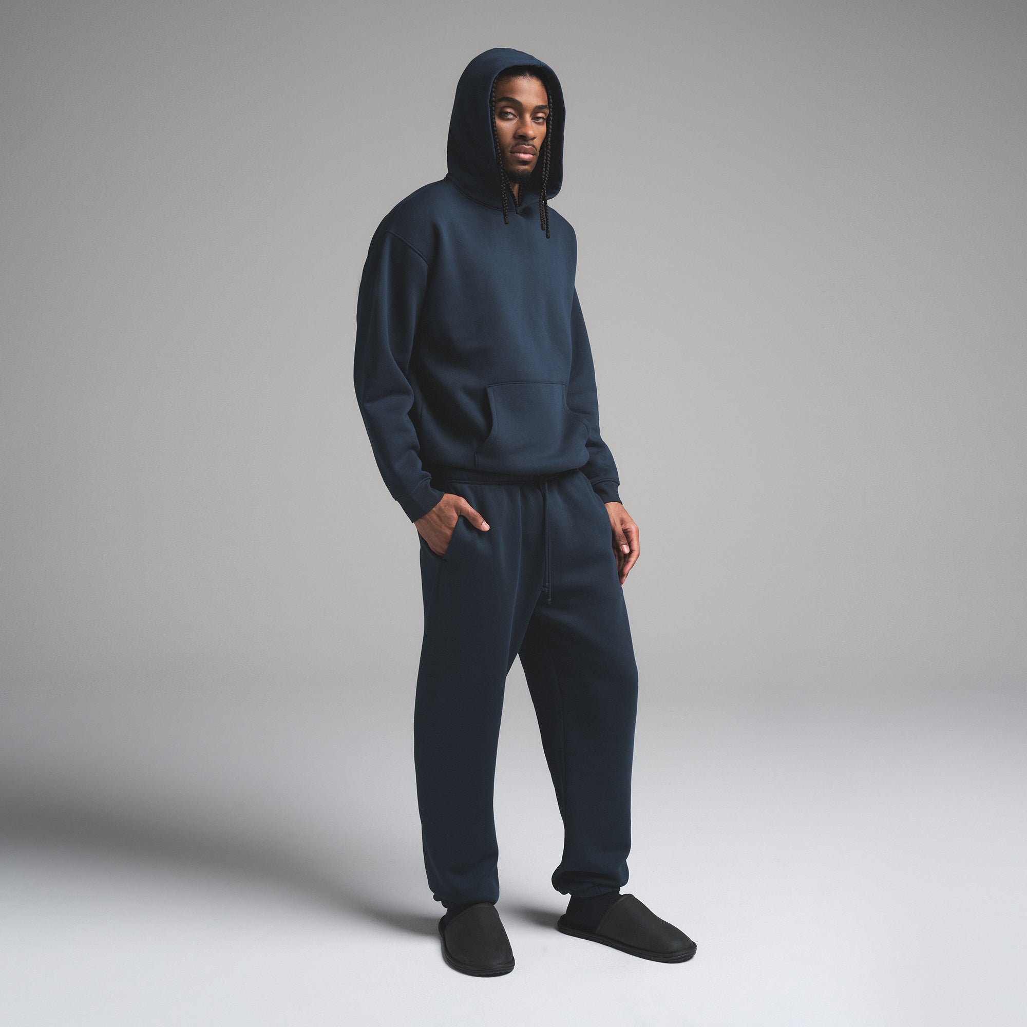 FLEECE LOUNGE MENS RELAXED HOODIE | NAVY - Image 3