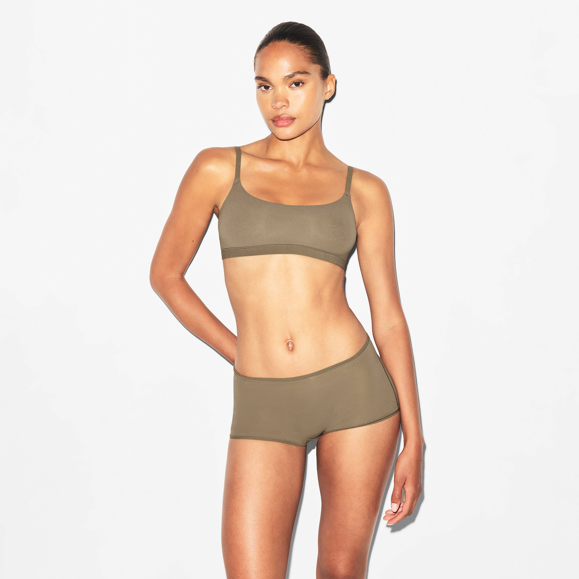 FITS EVERYBODY BOY SHORT | TRUFFLE