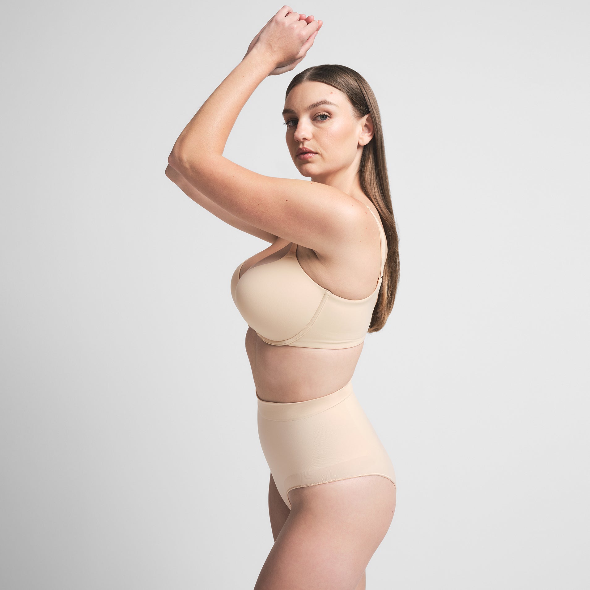 SEAMLESS SCULPT MID WAIST BRIEF | SAND - Image 3