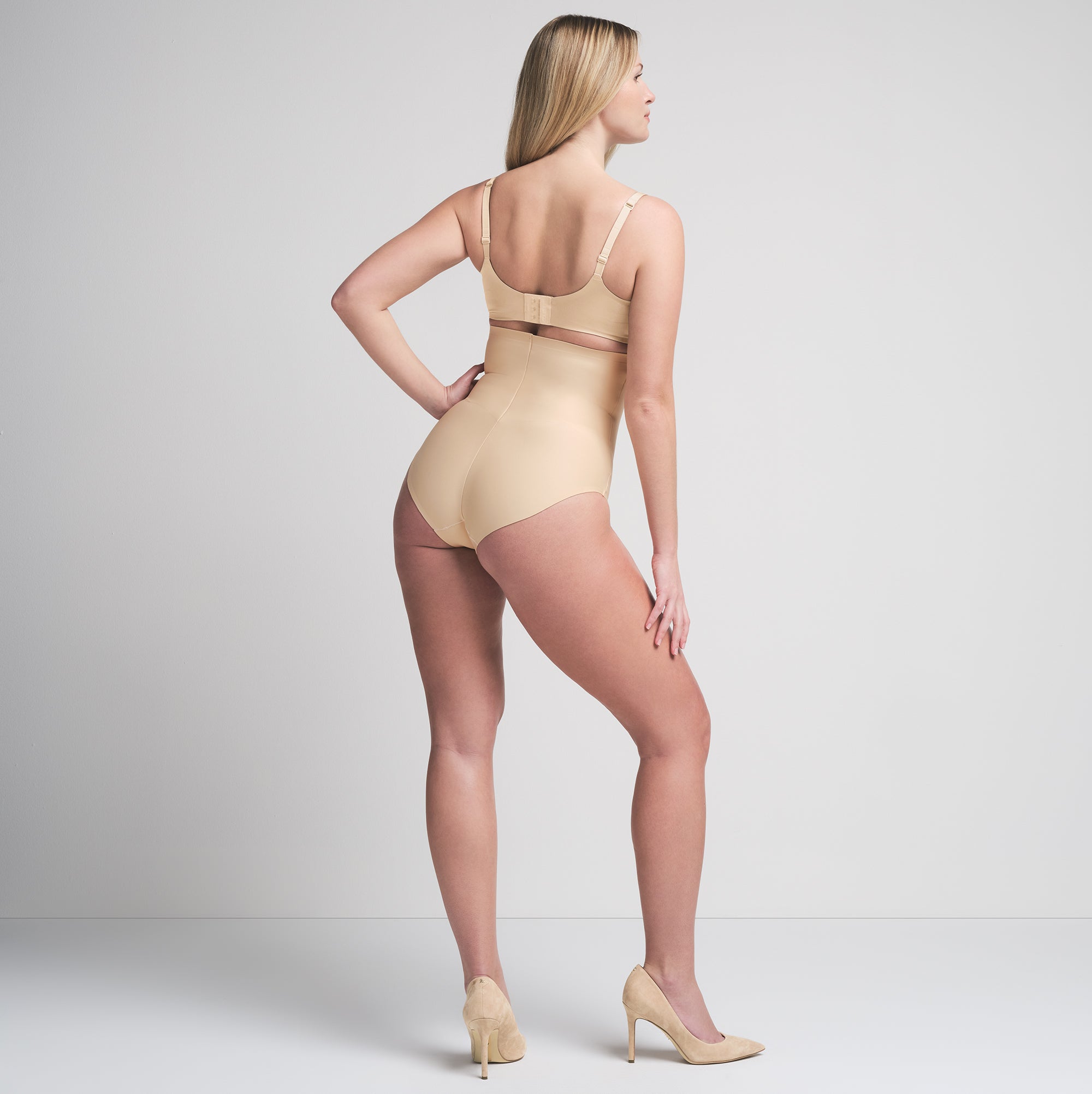 SKIMS BODY CORE SCULPT HIGH-WAISTED BRIEF | SAND - Image 6