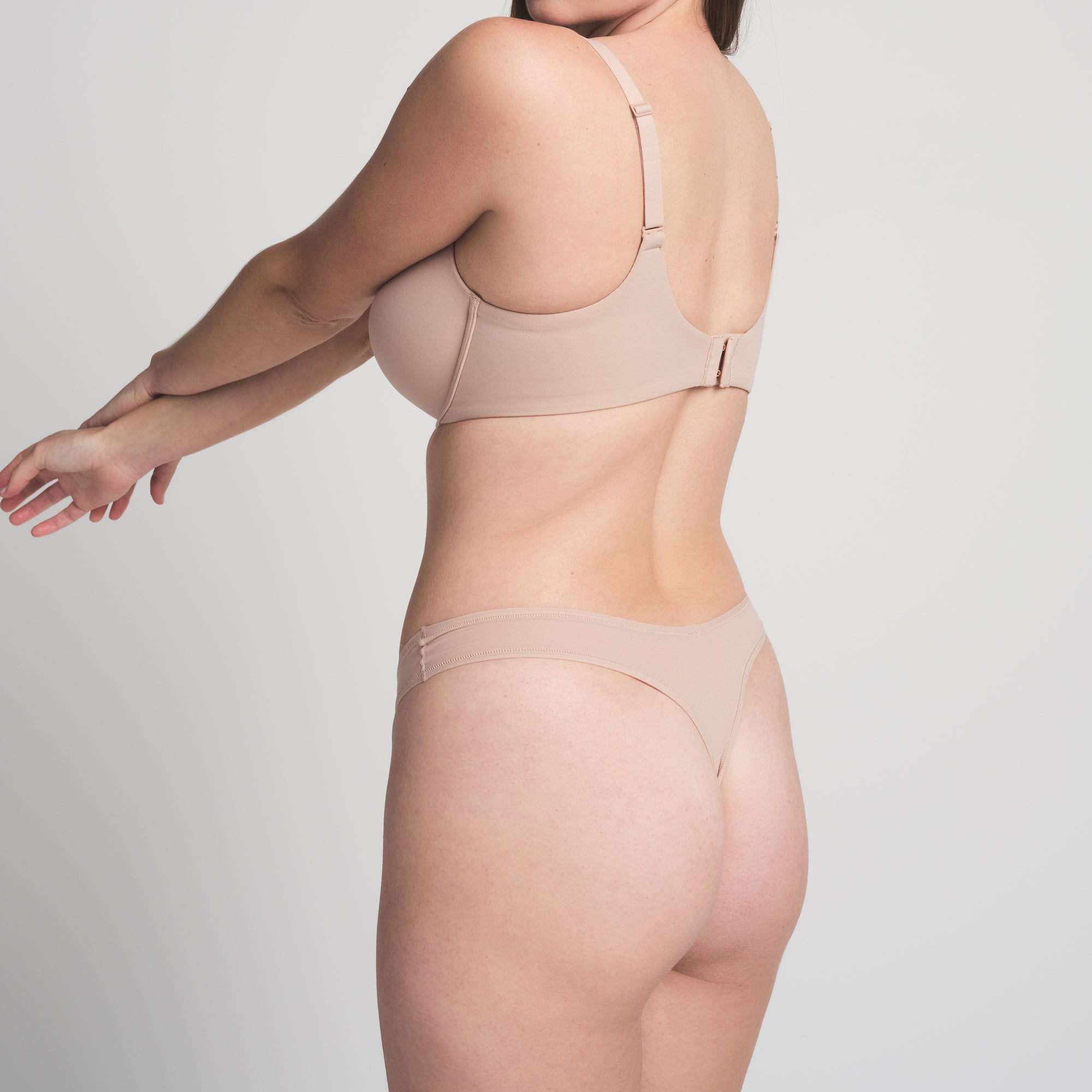 FITS EVERYBODY DIPPED FRONT THONG | MICA - Image 3