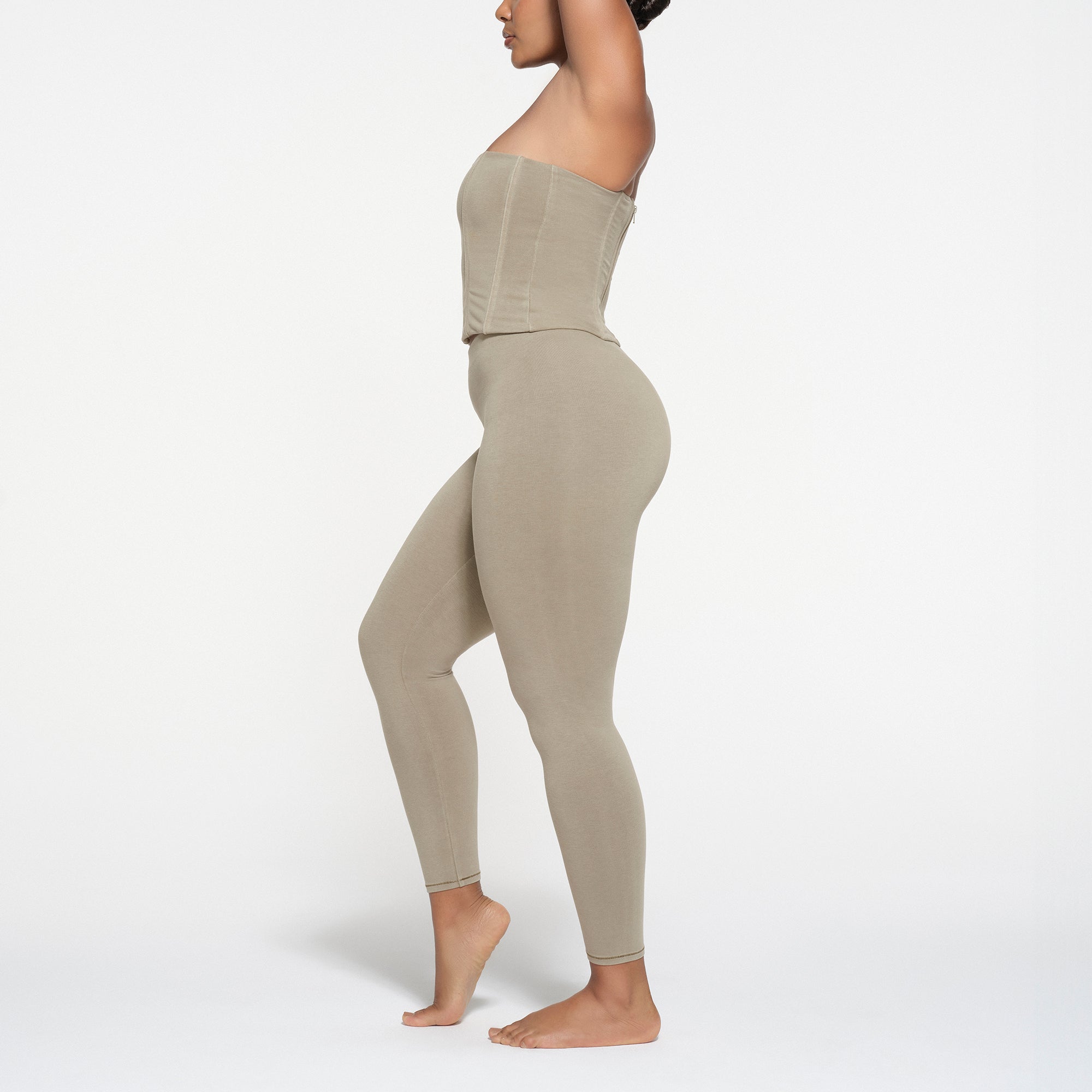 OUTDOOR HIGH-WAISTED LEGGING | TAUPE - Image 2