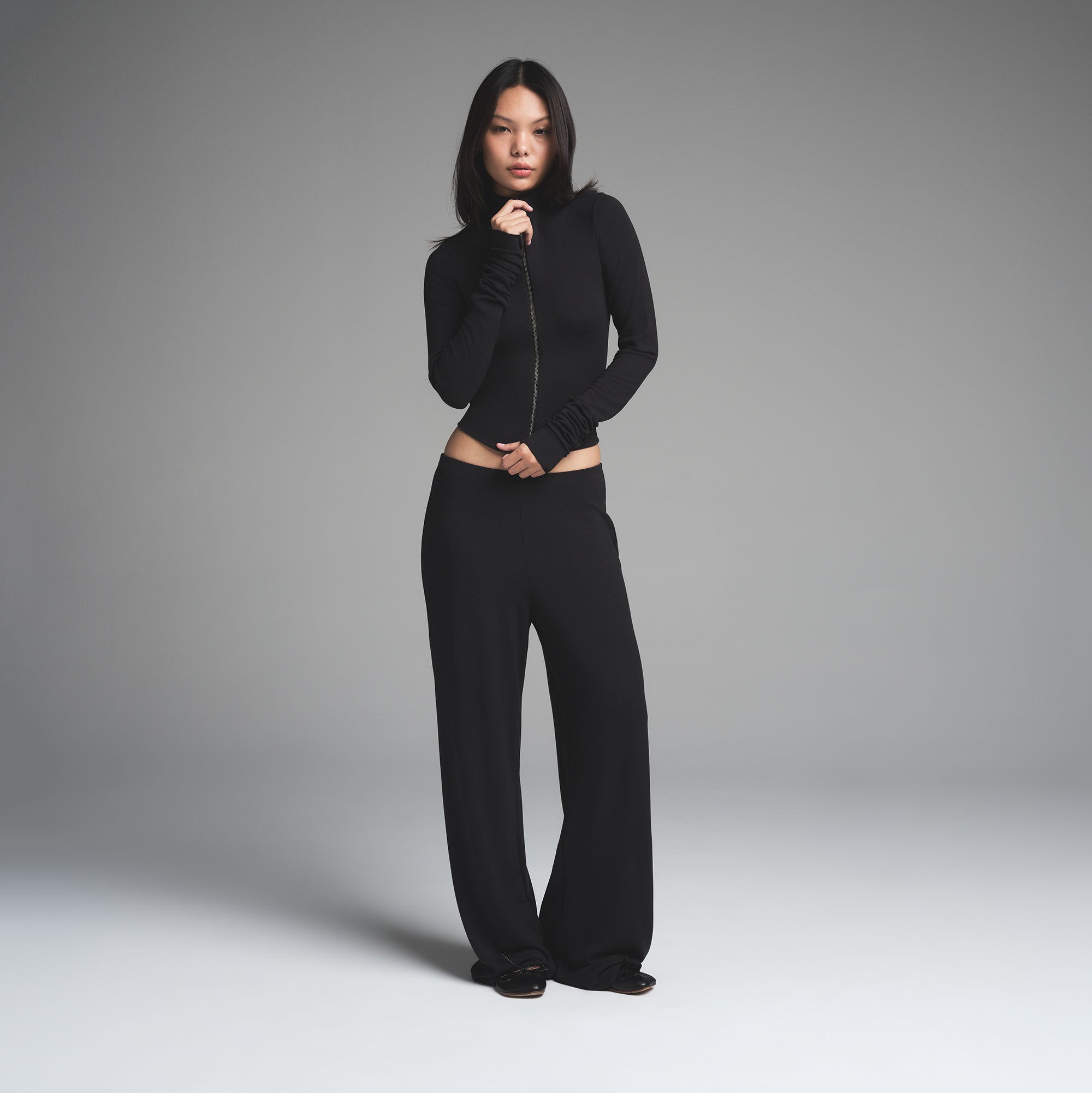 SKIMS CLOUD STRAIGHT LEG PANT | ONYX - Image 4