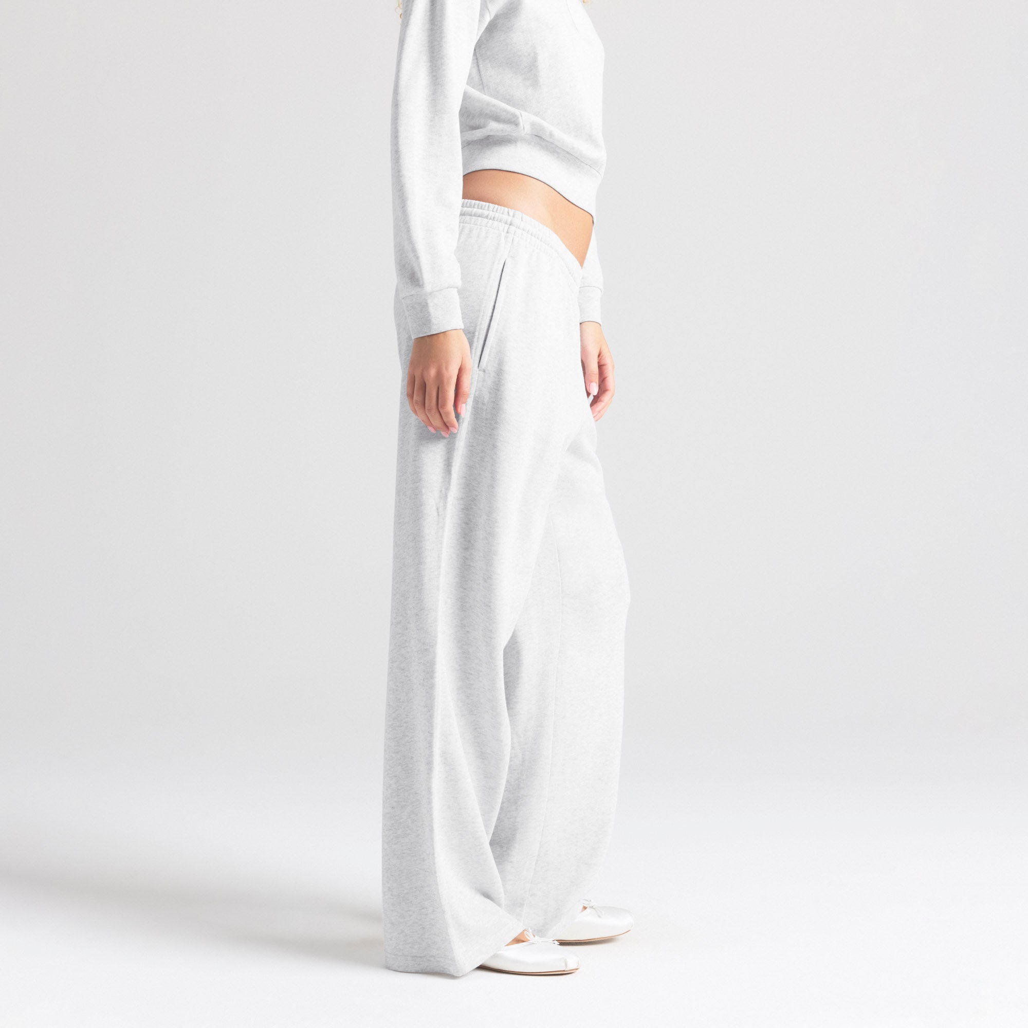 LIGHTWEIGHT FLEECE STRAIGHT LEG PANT | LIGHT HEATHER GREY - Image 3