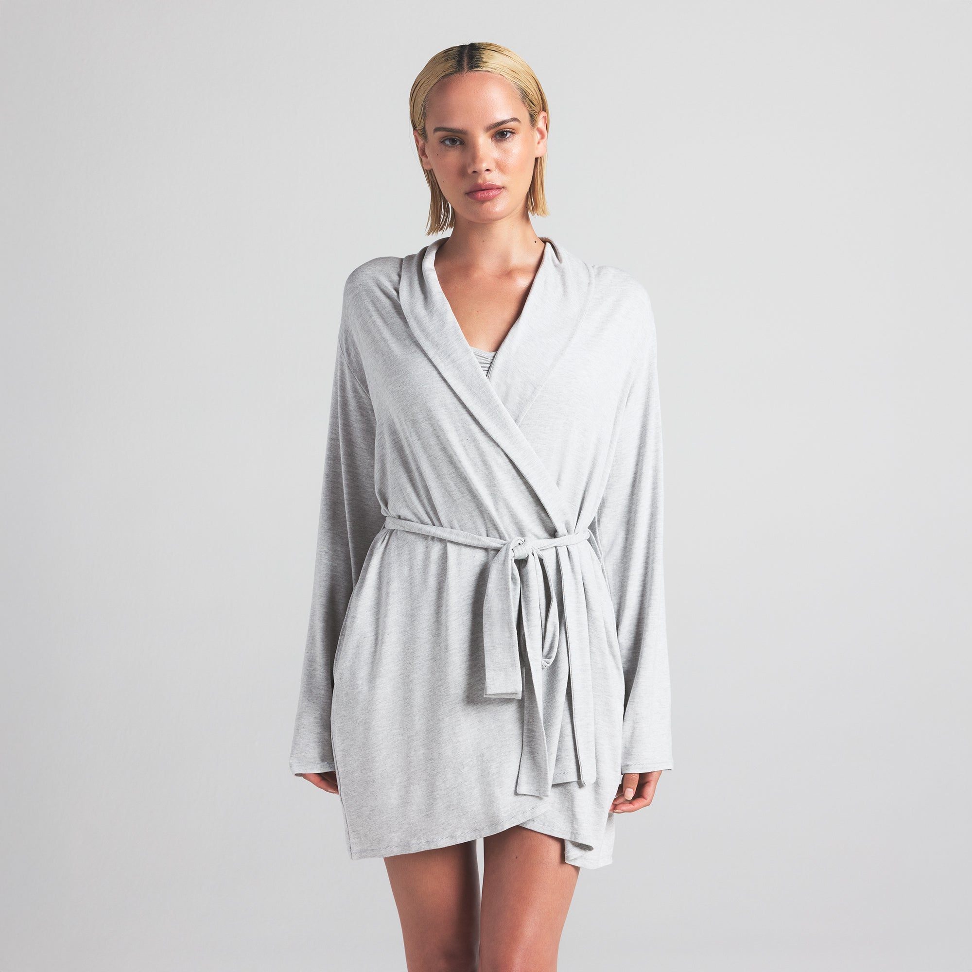 SKIMS SLEEP SHORT ROBE | LIGHT HEATHER GREY - Image 2