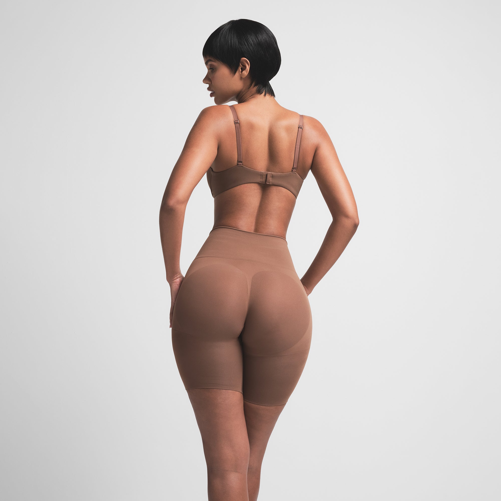 SEAMLESS SCULPT BUTT LIFTING SHORT | JASPER - Image 3