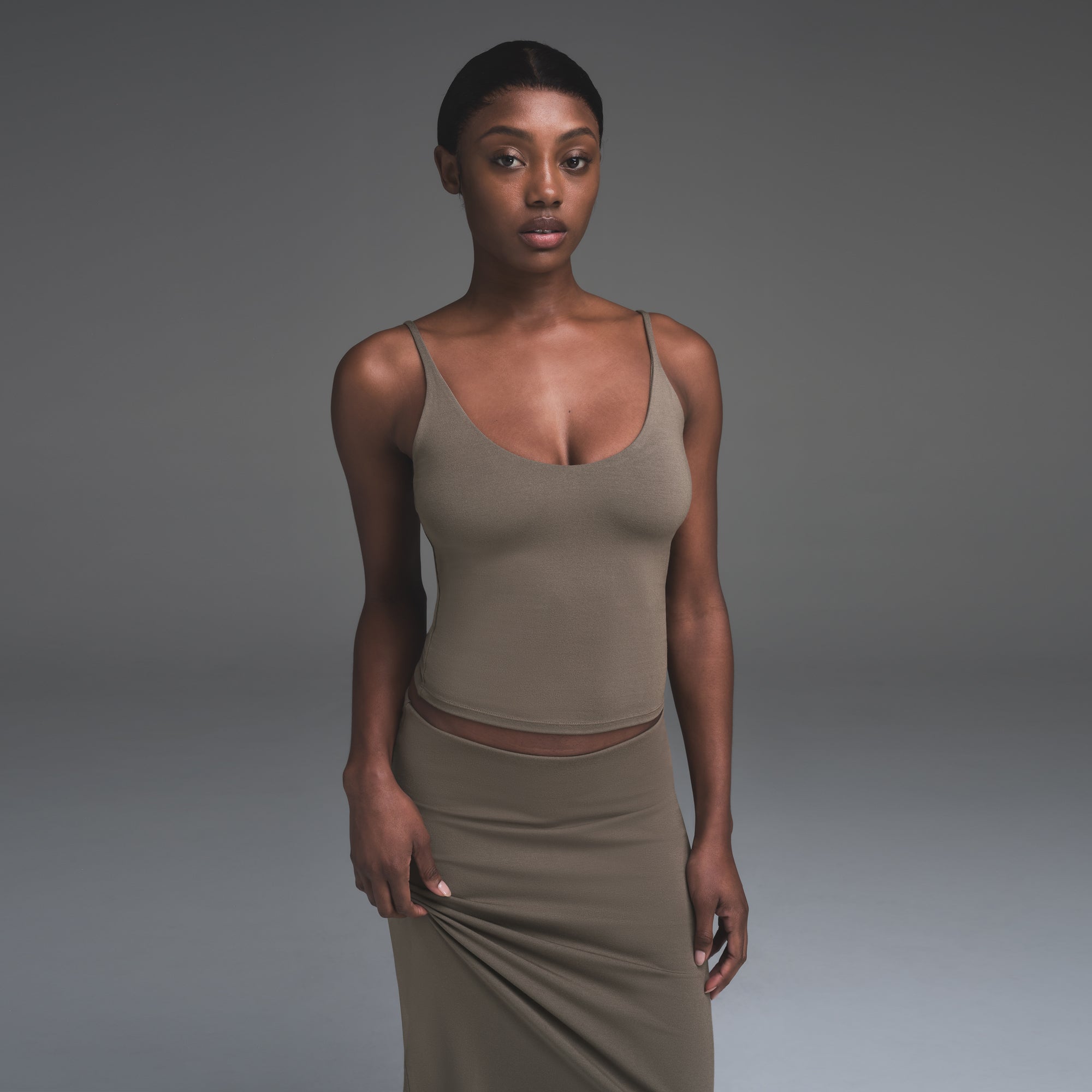 SMOOTH LAYERS MIDI SKIRT | TRUFFLE - Image 2
