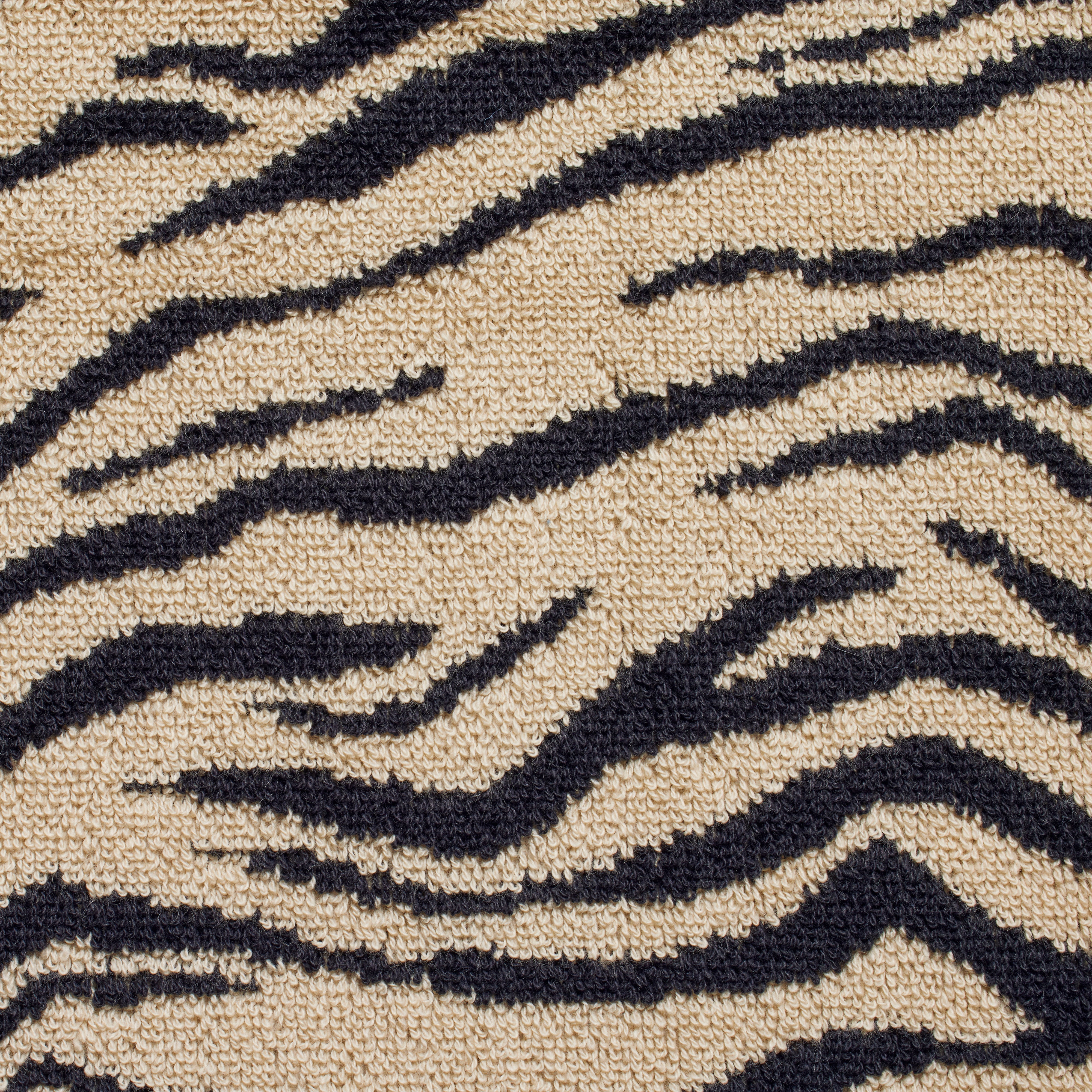 SIGNATURE SWIM TOWEL | CHAMPAGNE TIGER PRINT - Image 4