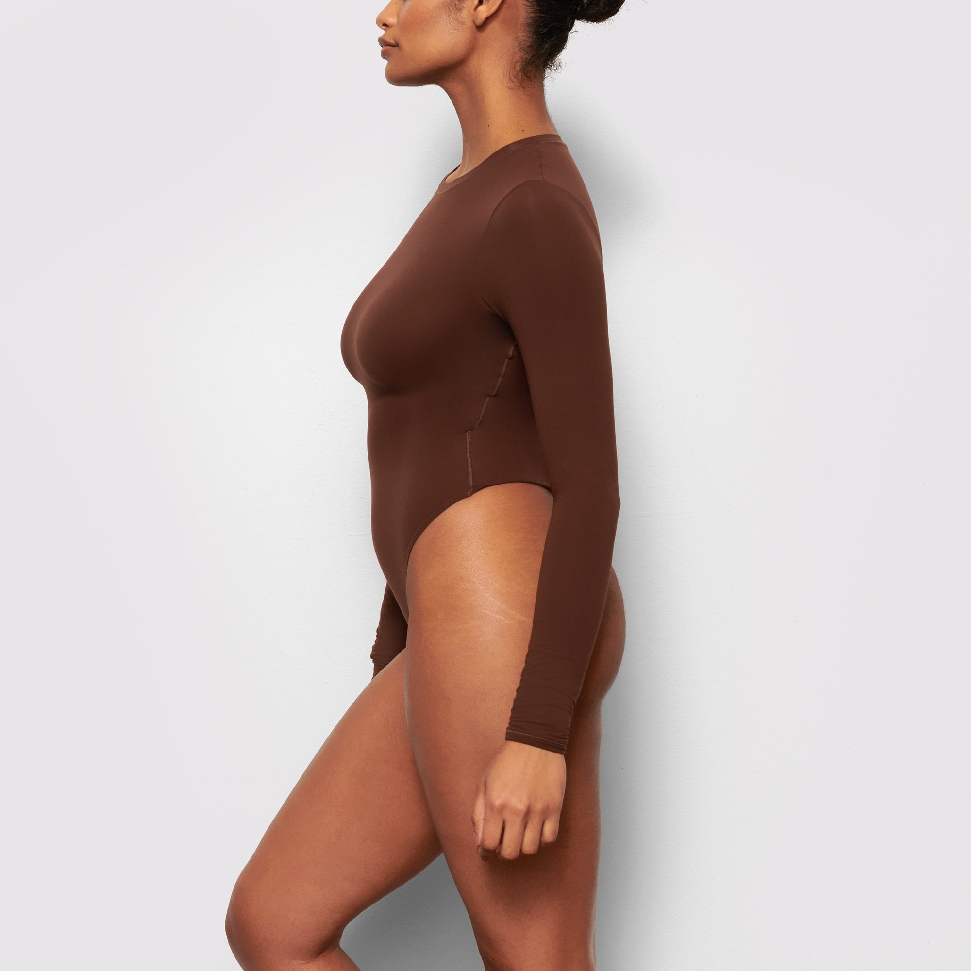 FITS EVERYBODY LONG SLEEVE CREW NECK BODYSUIT | COCOA - Image 2