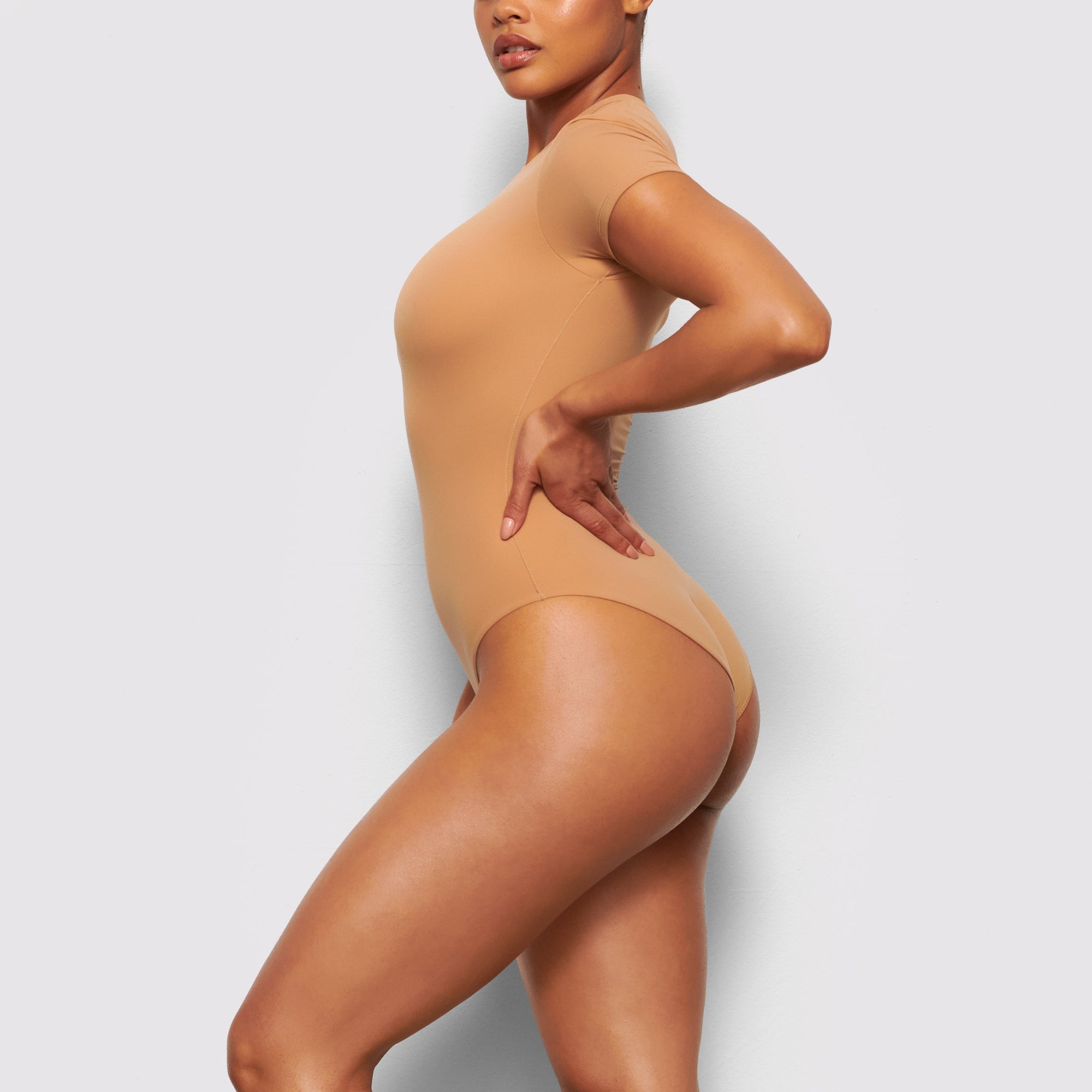 FITS EVERYBODY T-SHIRT BODYSUIT | OCHRE - Image 2