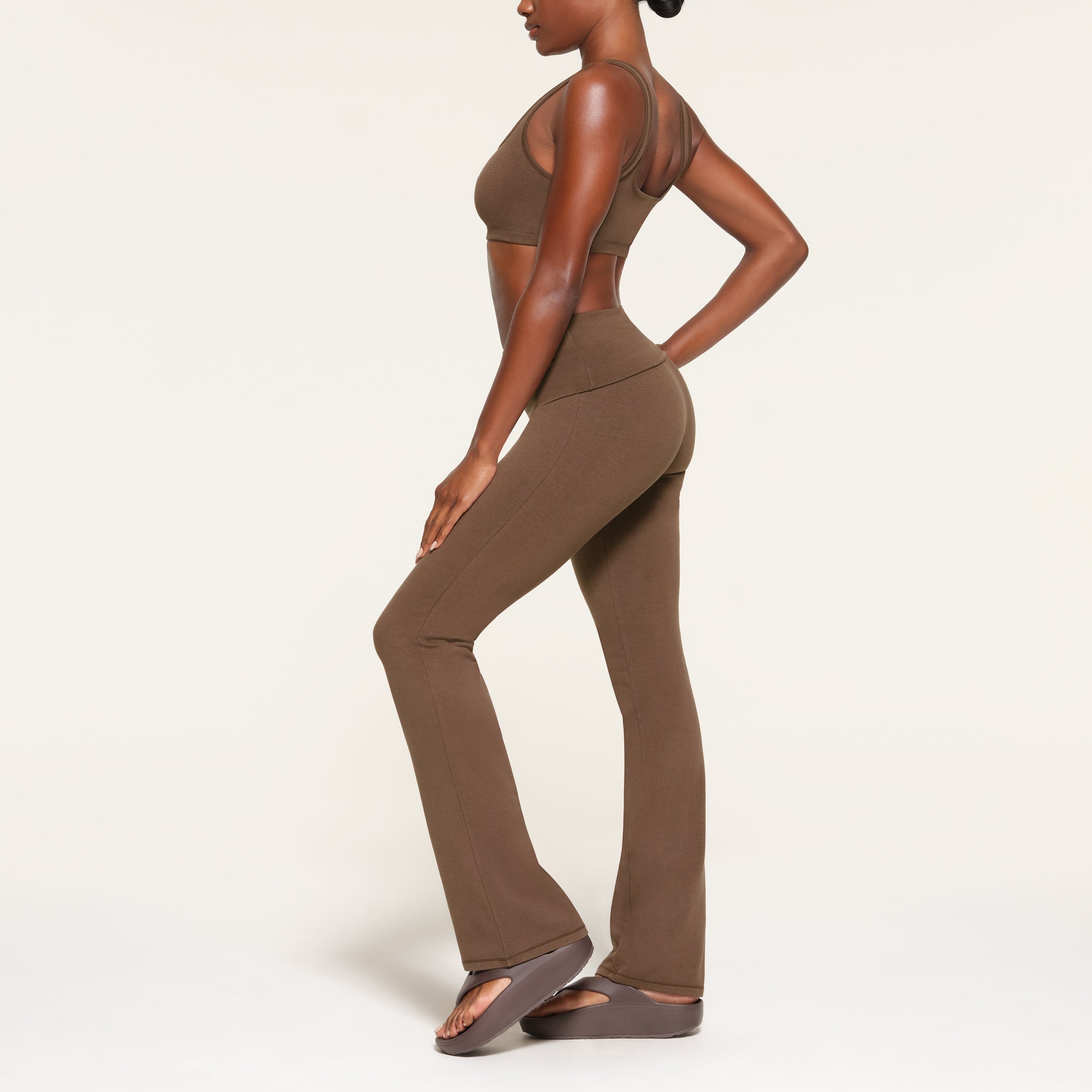 OUTDOOR FOLDOVER BOOTCUT LEGGING | COCOA - Image 2