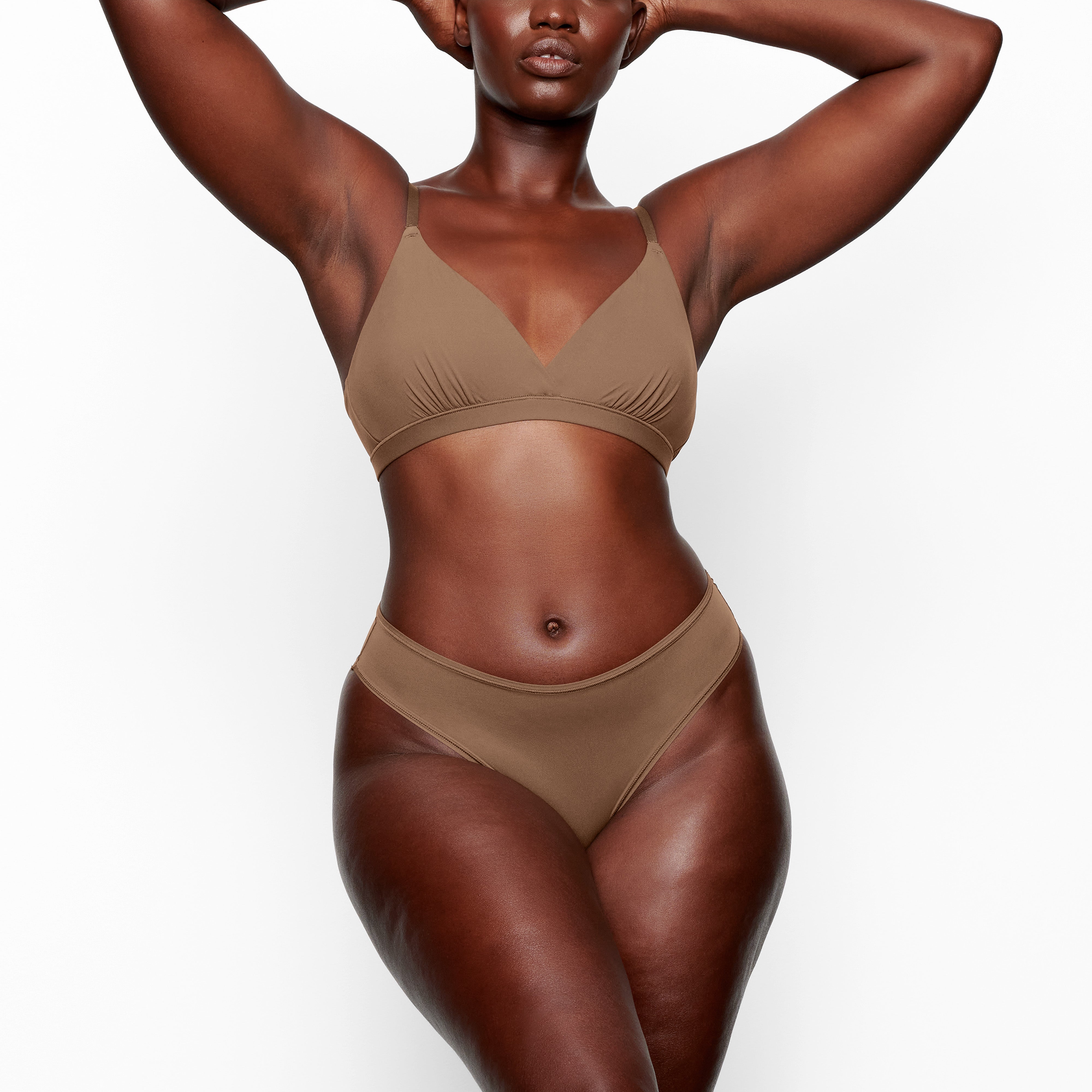 FITS EVERYBODY CROSSOVER BRALETTE | OXIDE