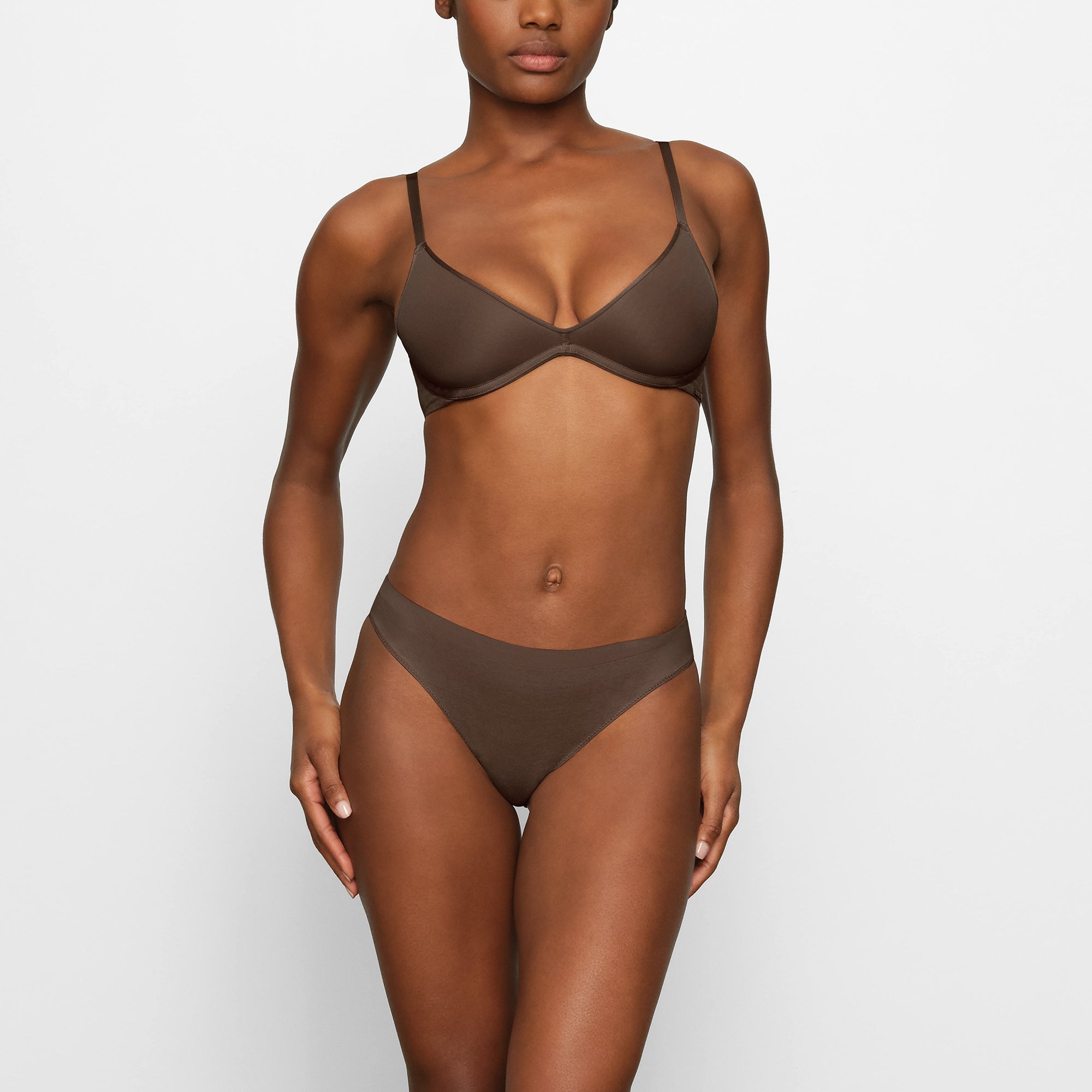 WEIGHTLESS SCOOP BRA | ESPRESSO