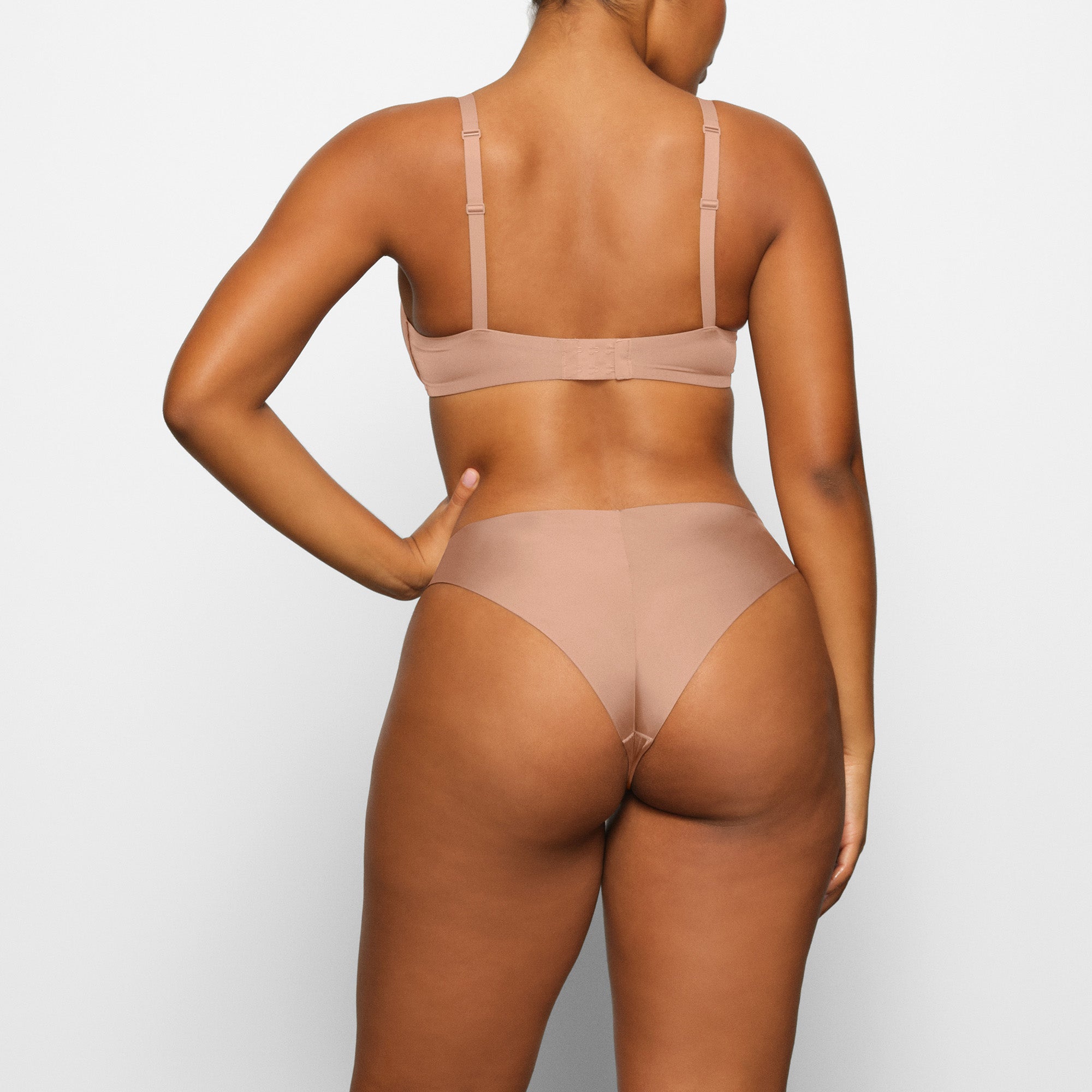 WIRELESS FORM PUSH-UP PLUNGE BRA | SIENNA - Image 3