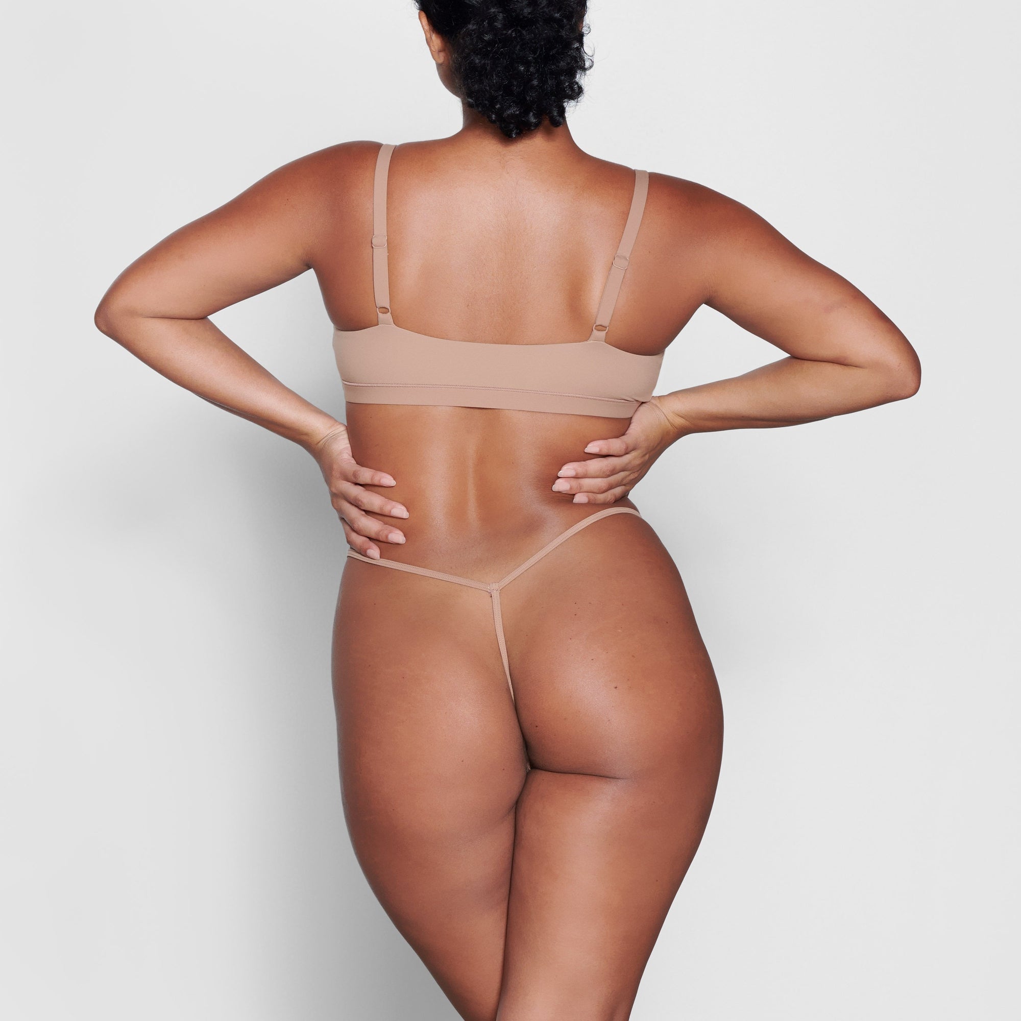FITS EVERYBODY T-STRING THONG | SIENNA - Image 3