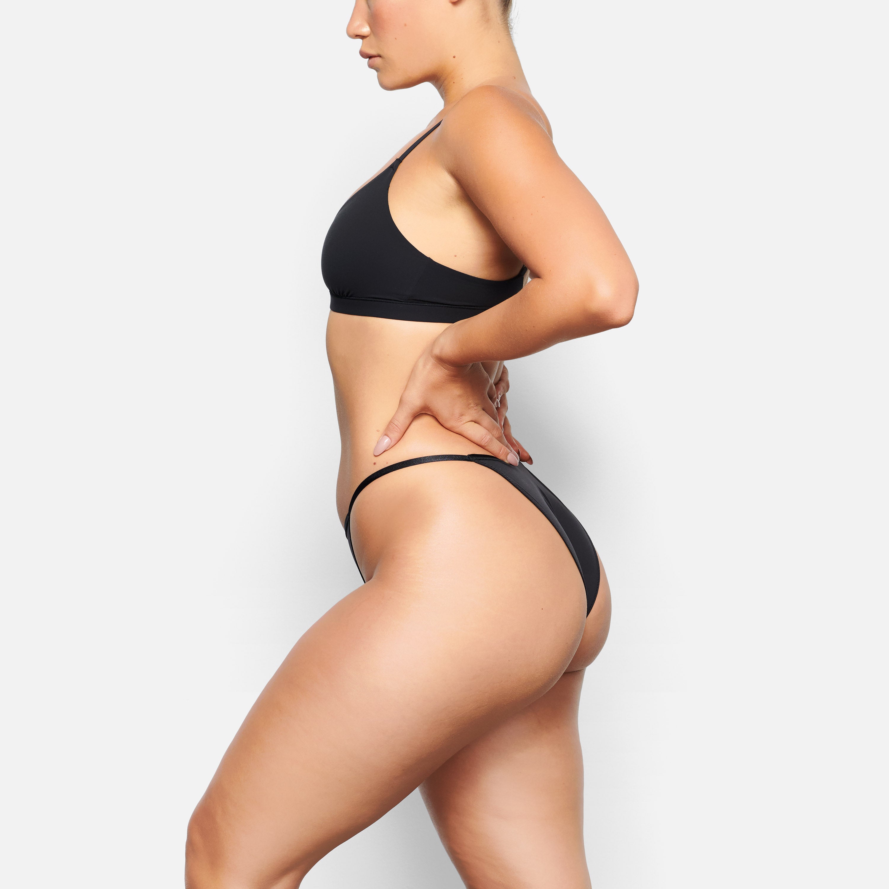 FITS EVERYBODY STRING BIKINI | ONYX - Image 2