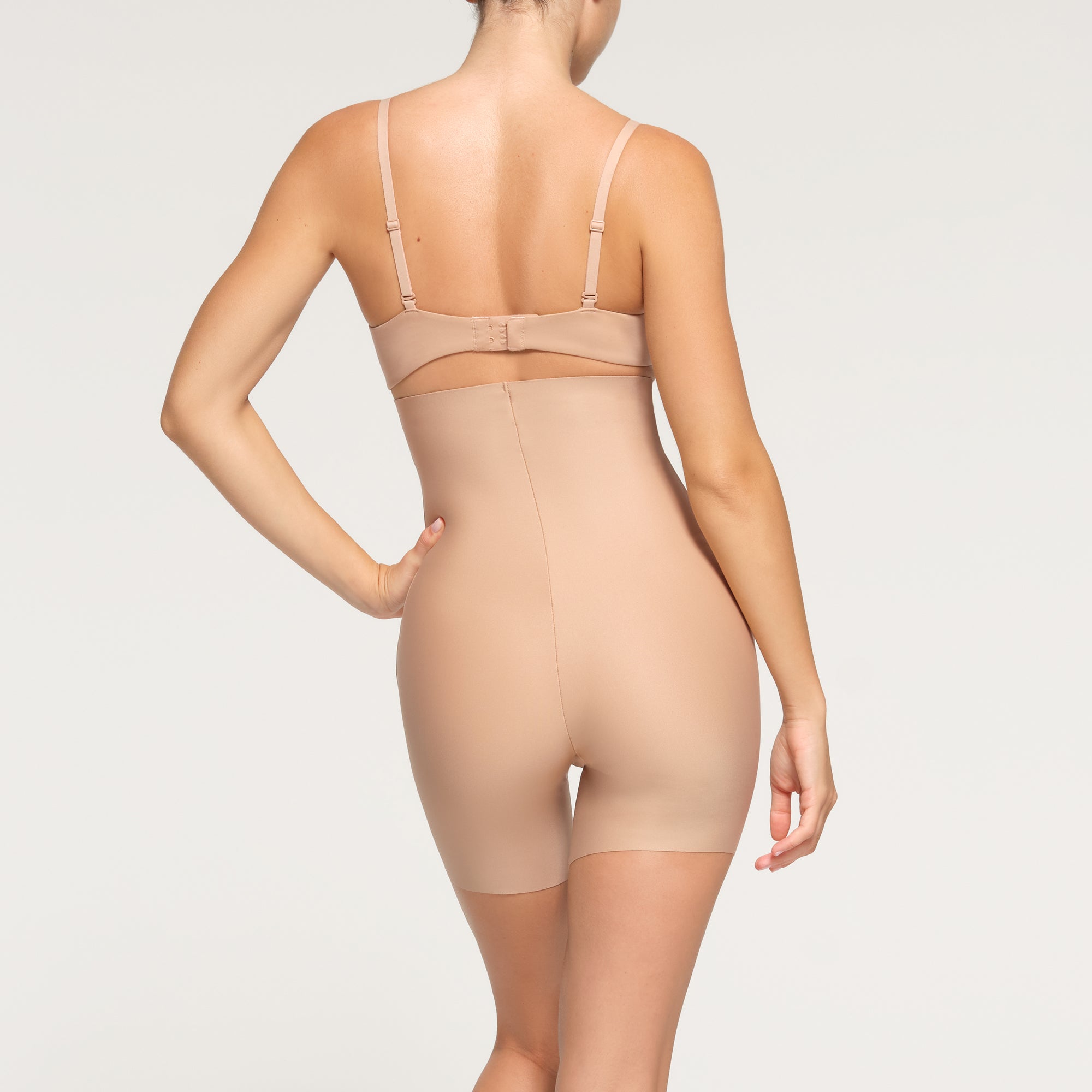 SKIMS BODY HIGH-WAISTED MID THIGH SHORT | CLAY - Image 3