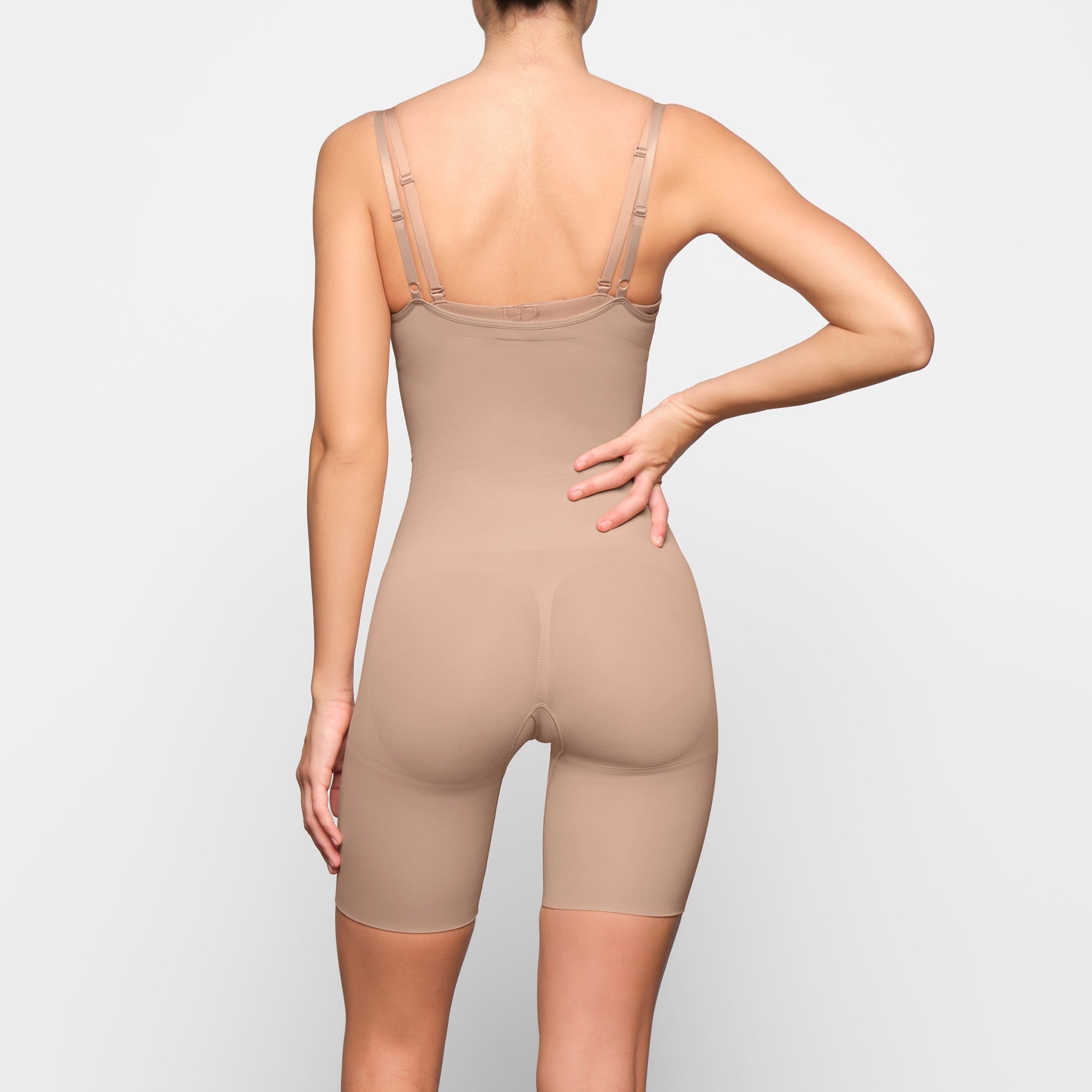 SEAMLESS SCULPT BUTT LIFTING OPEN BUST BODYSUIT | CLAY - Image 3
