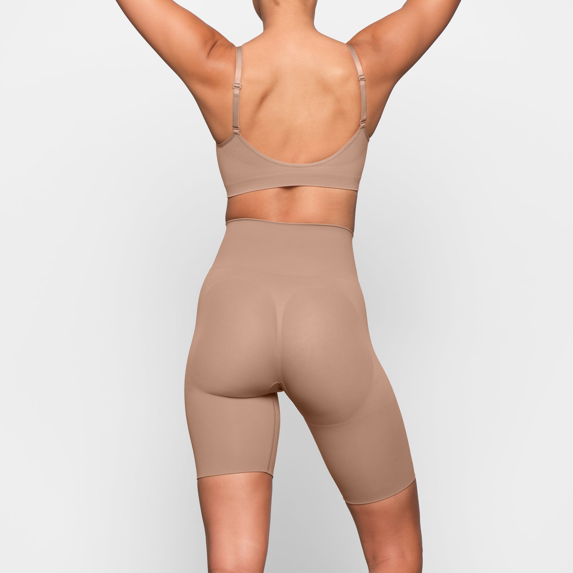SEAMLESS SCULPT BUTT LIFTING SHORT | SIENNA - Image 3