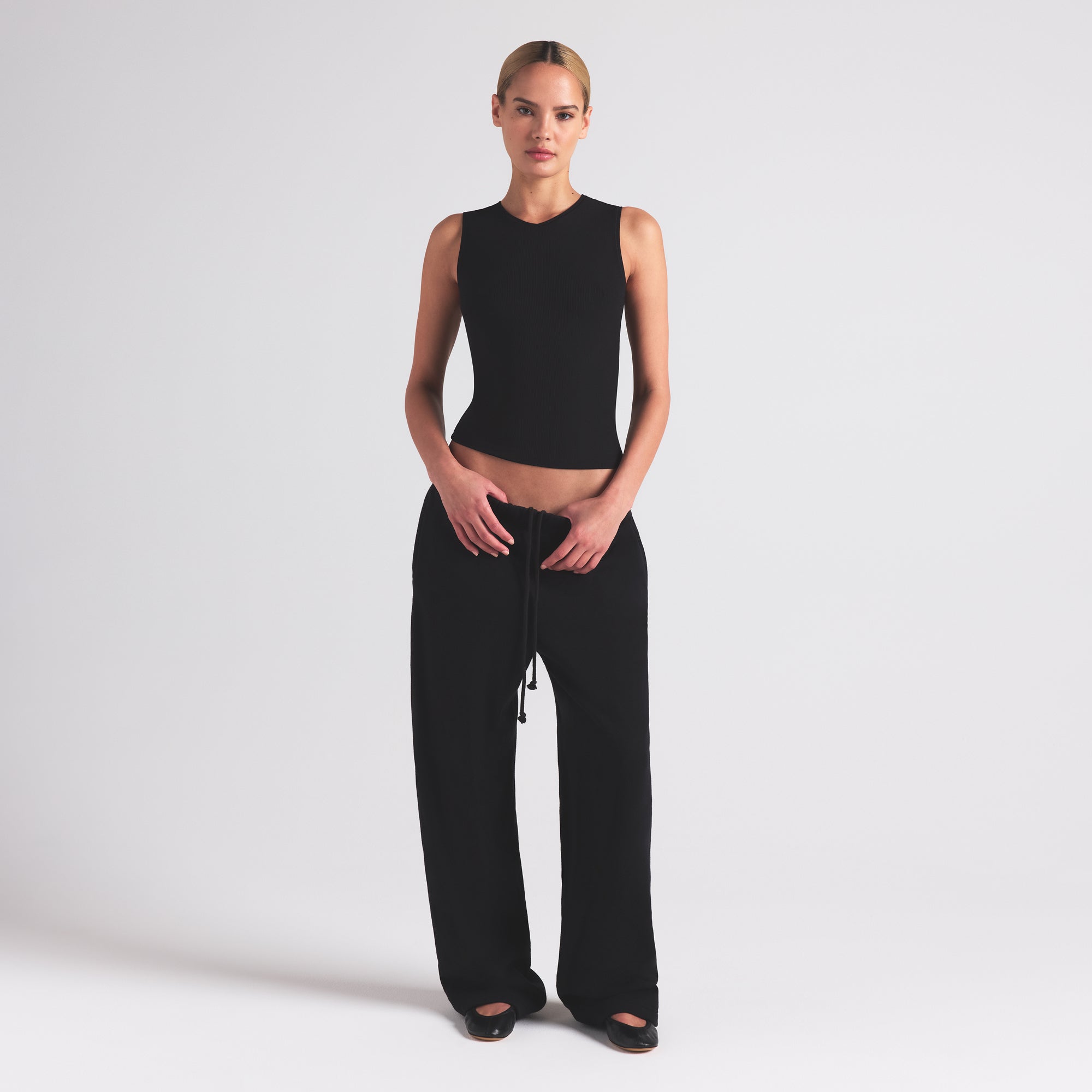 SOFT LOUNGE V NECK TANK | ONYX