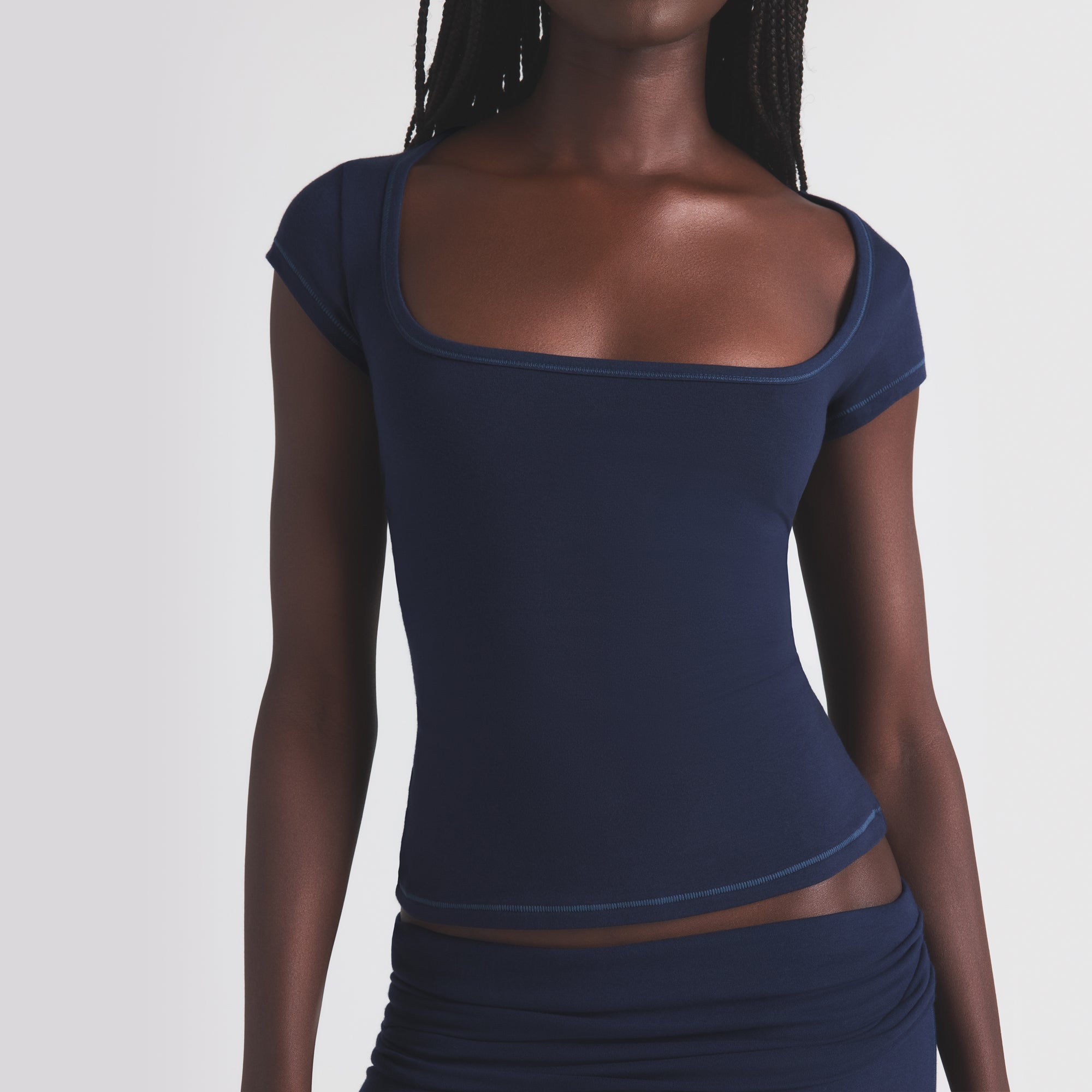 COTTON JERSEY SCOOP NECK T-SHIRT | NAVY - Image 3