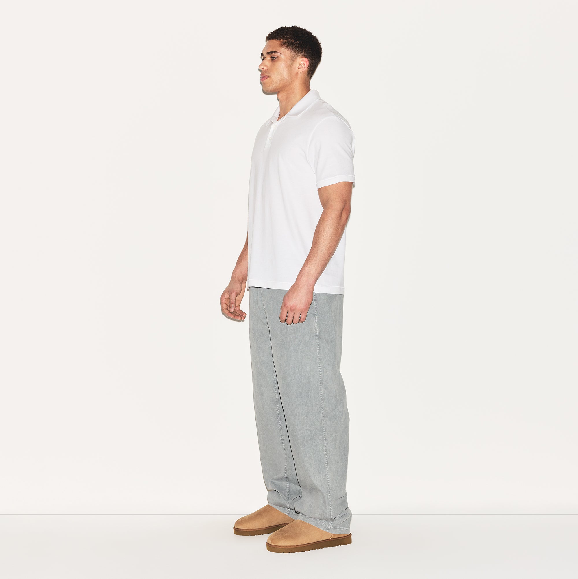 SKIMS COTTON MENS RELAXED POLO | CHALK - Image 2