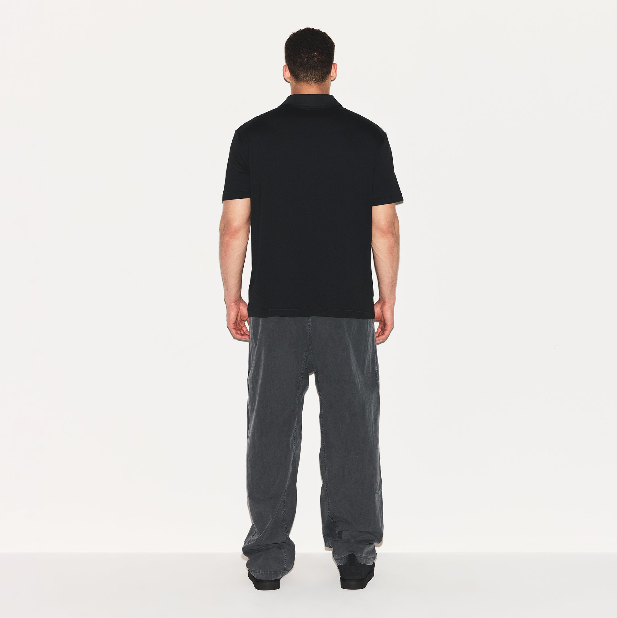 SKIMS COTTON MENS RELAXED POLO | ONYX - Image 3