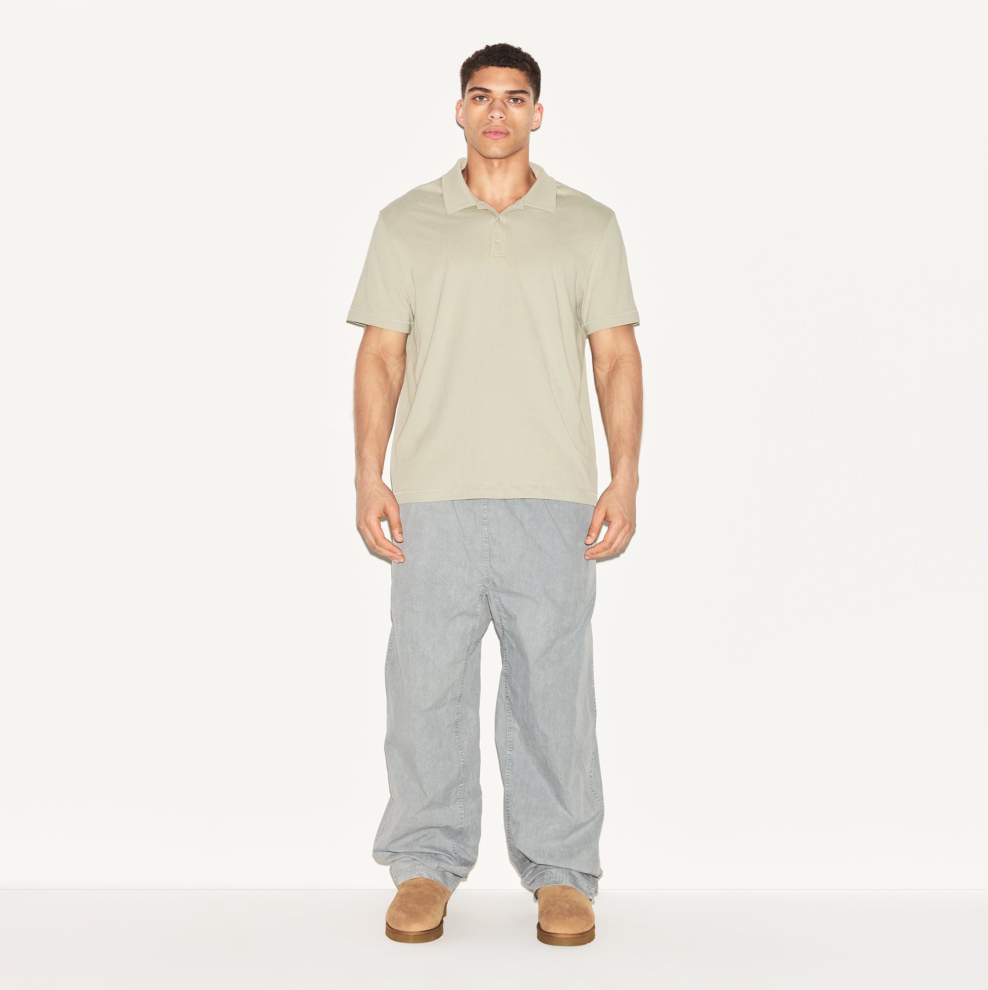 SKIMS COTTON MENS RELAXED POLO | TALC - Image 2