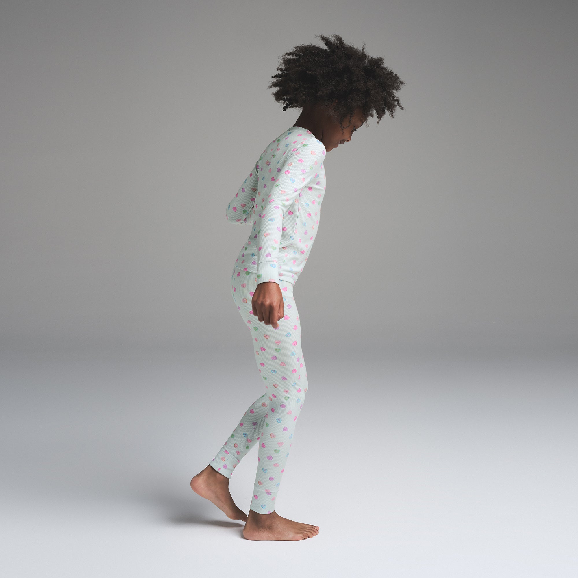 SOFT LOUNGE KIDS SLEEP SET | CLOUD CANDY HEART PRINT - Image 2