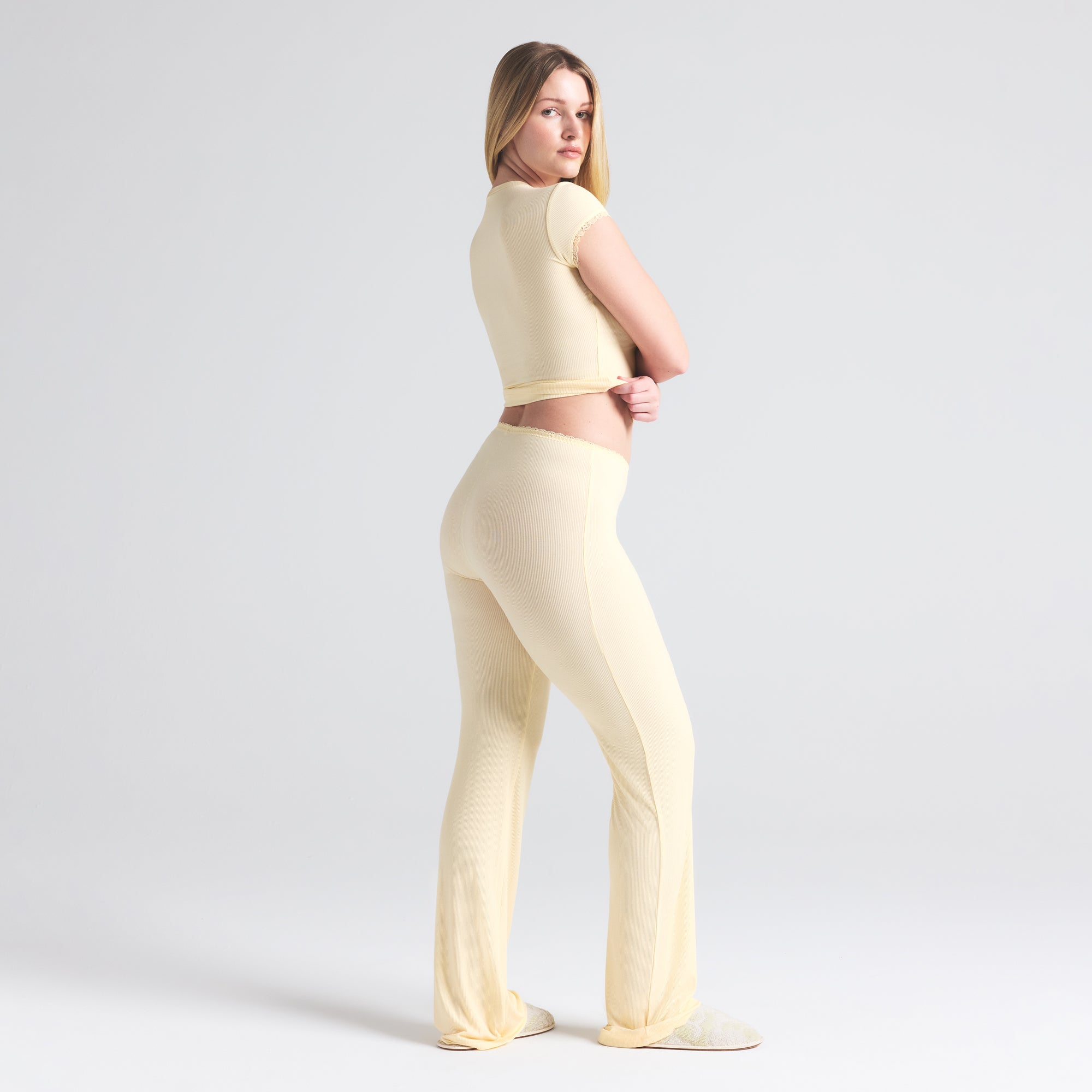 SOFT LOUNGE LACE T-SHIRT | BUTTER - Image 4