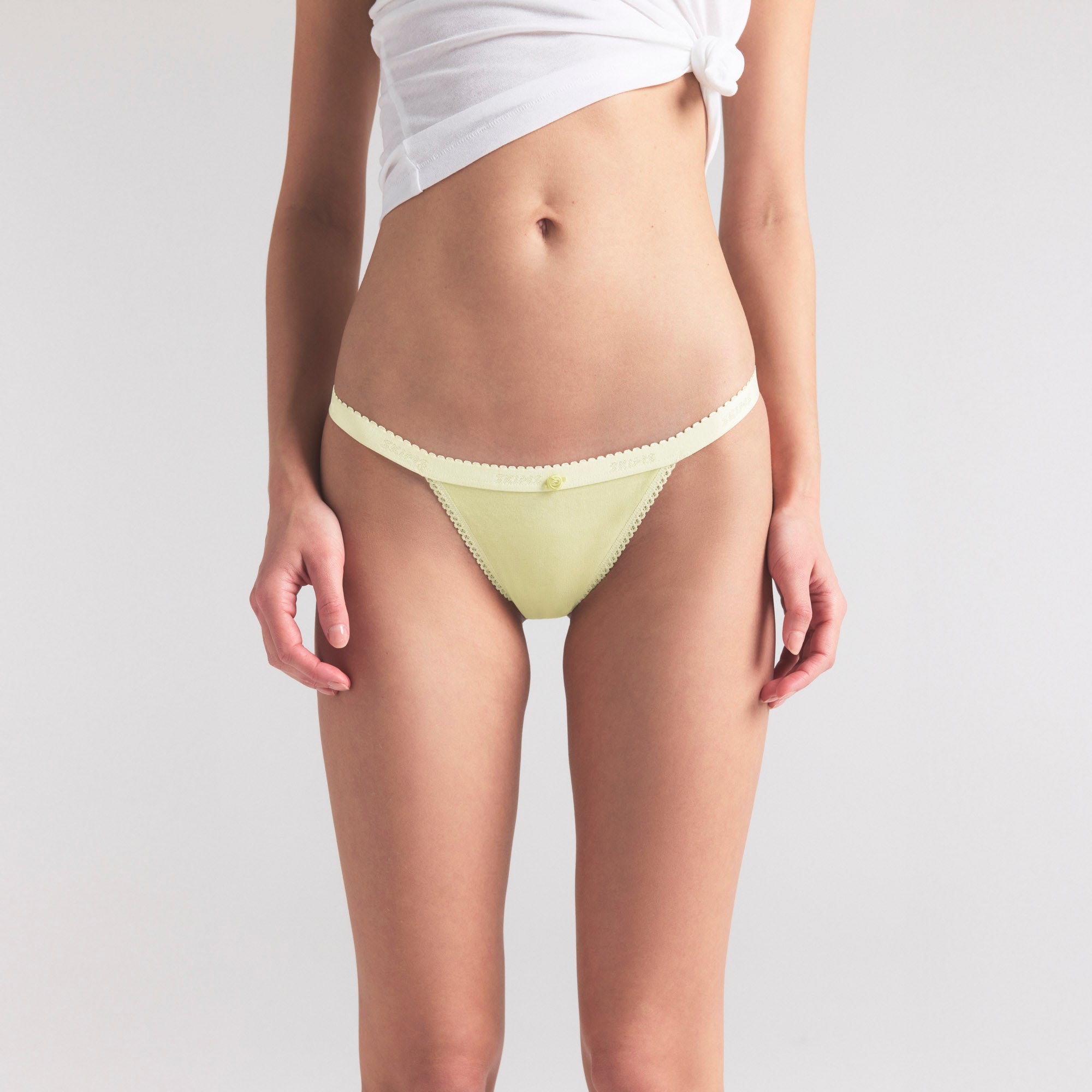LIGHTWEIGHT COTTON LOGO PICOT THONG | CITRON - Image 2