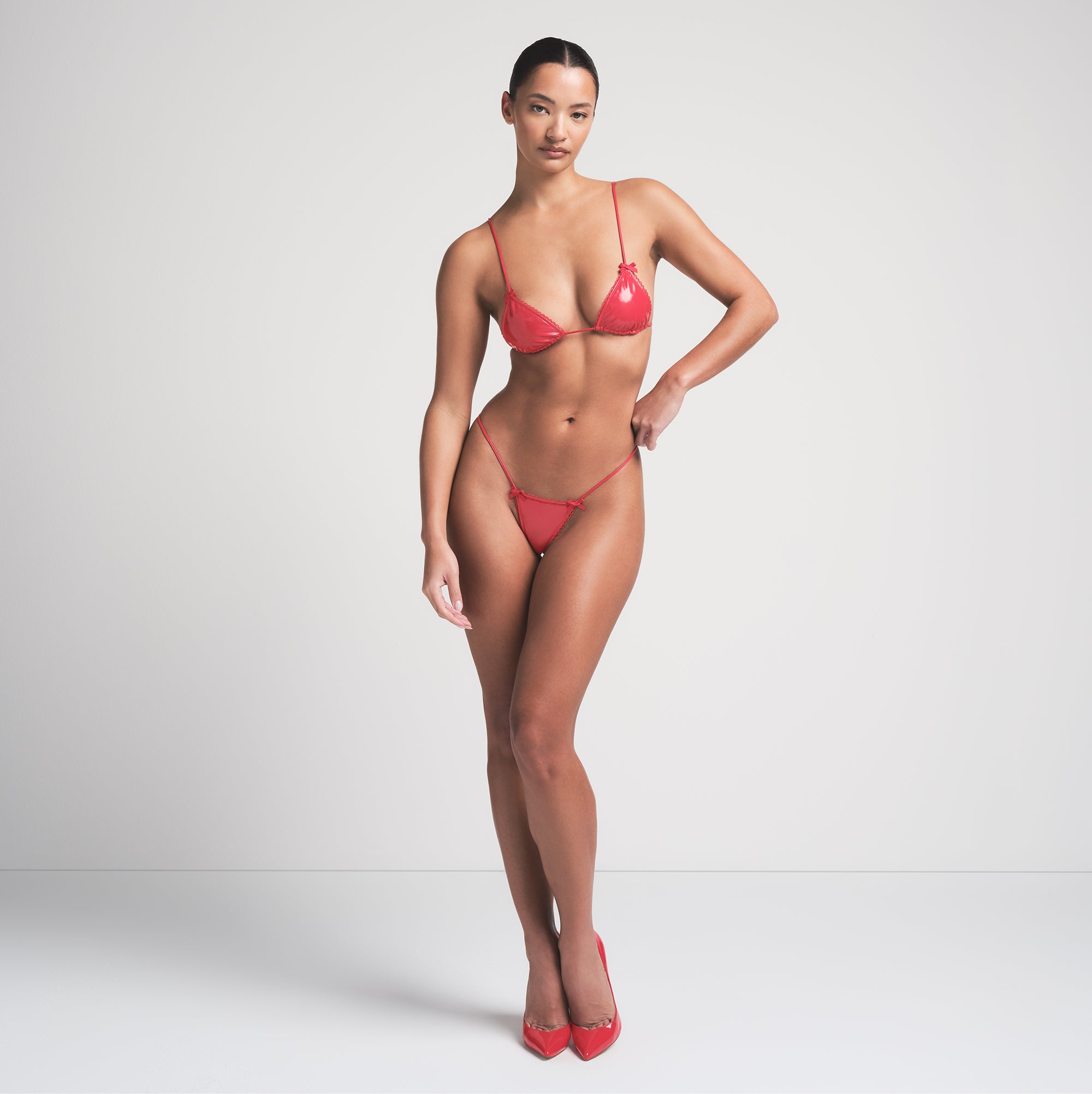 VINYL MICRO T-STRING THONG | RED