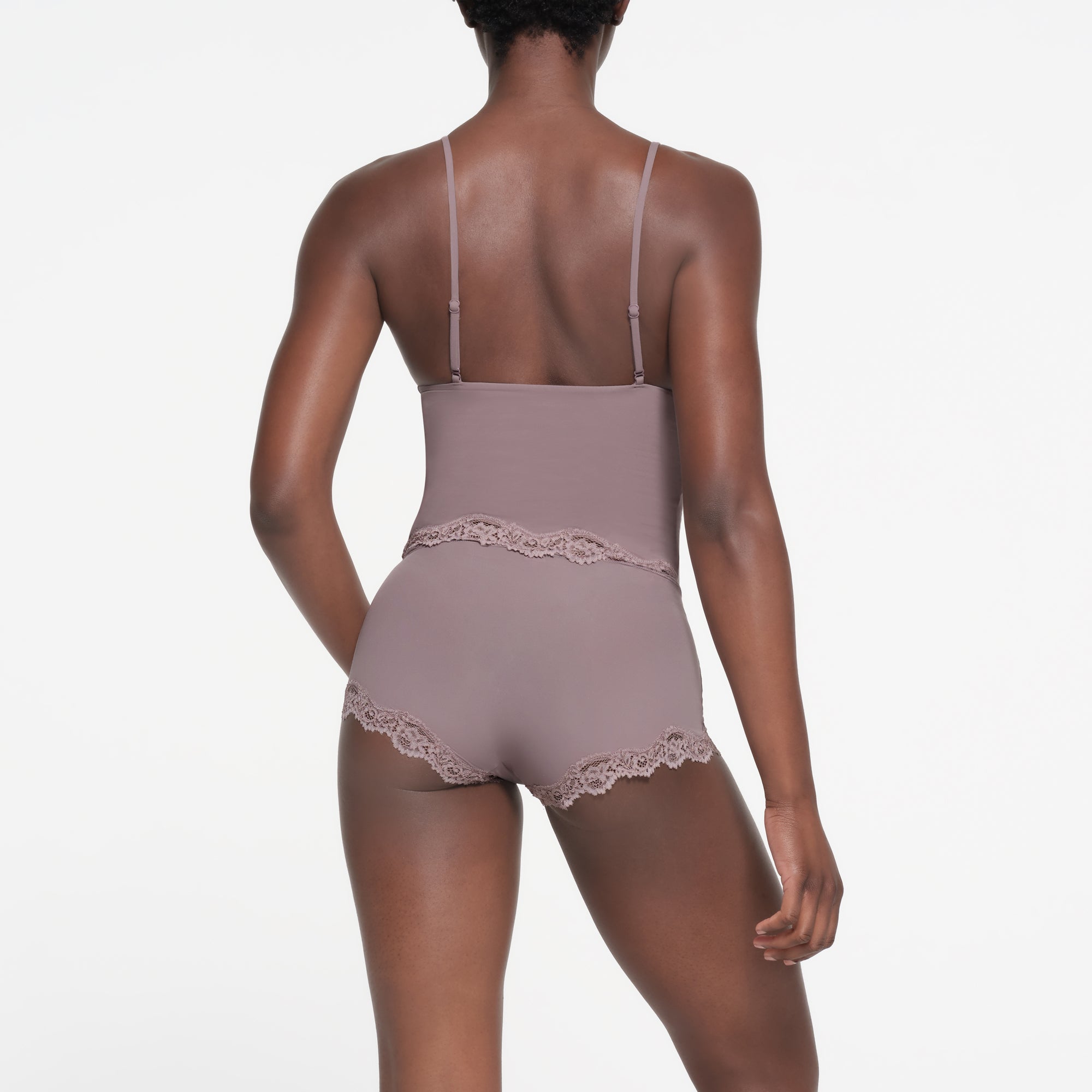 FITS EVERYBODY LACE TRIANGLE CAMI | ZINC - Image 3