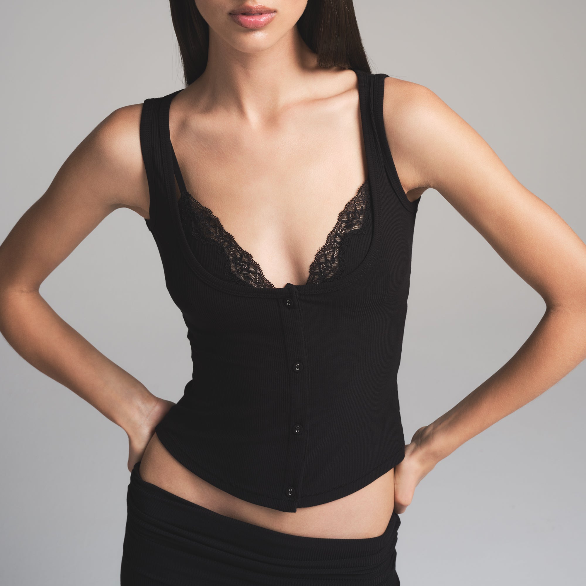 SOFT LOUNGE LACE TANK WITH BRALETTE | ONYX - Image 2