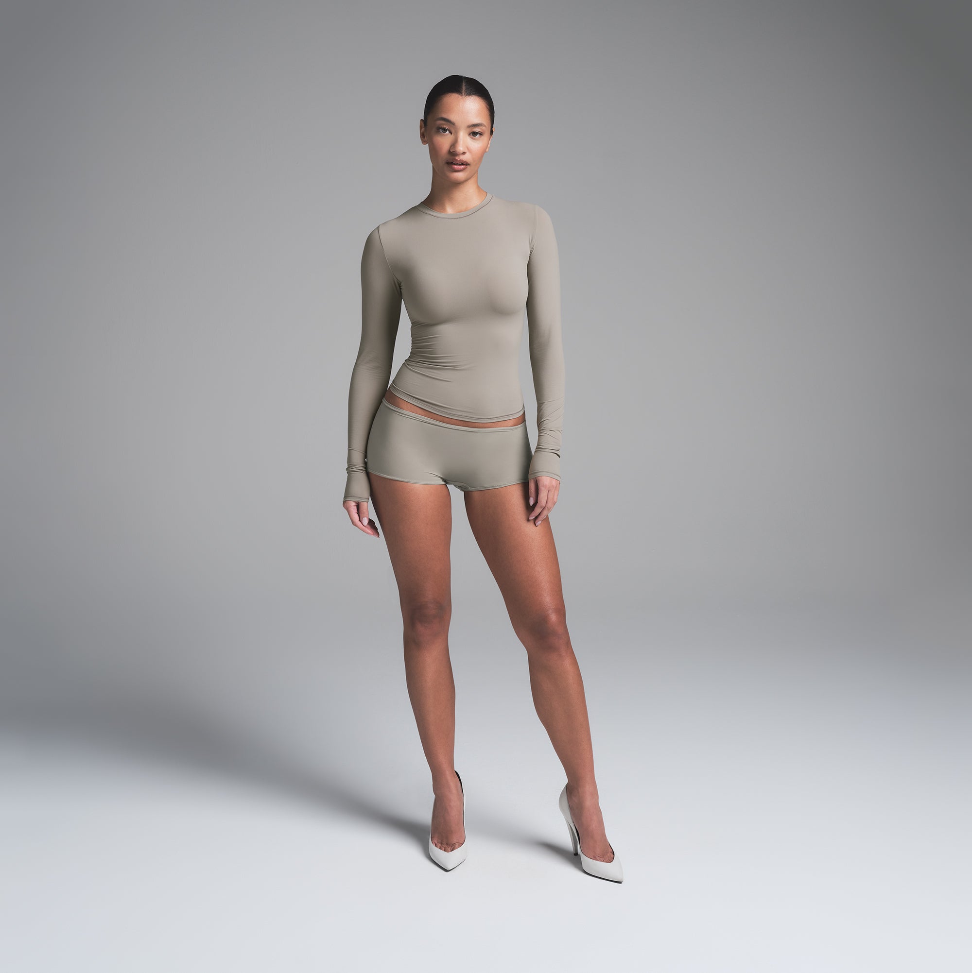 FITS EVERYBODY LONG SLEEVE T-SHIRT | SMOKE