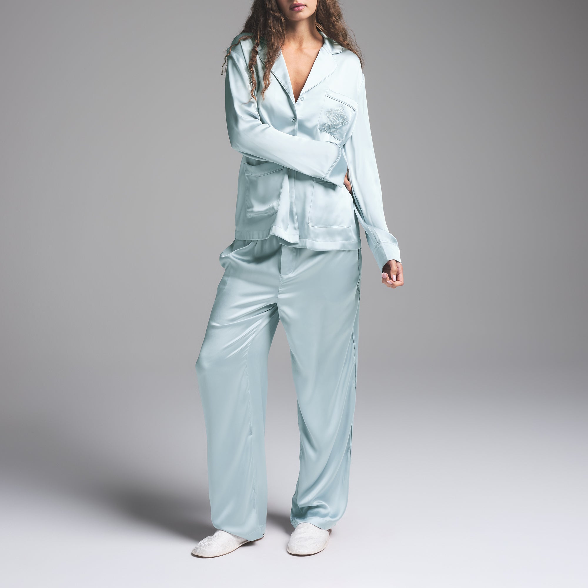SKIMS HOTEL SHINE LONG SLEEVE BUTTON UP SLEEP SET | FROST - Image 2