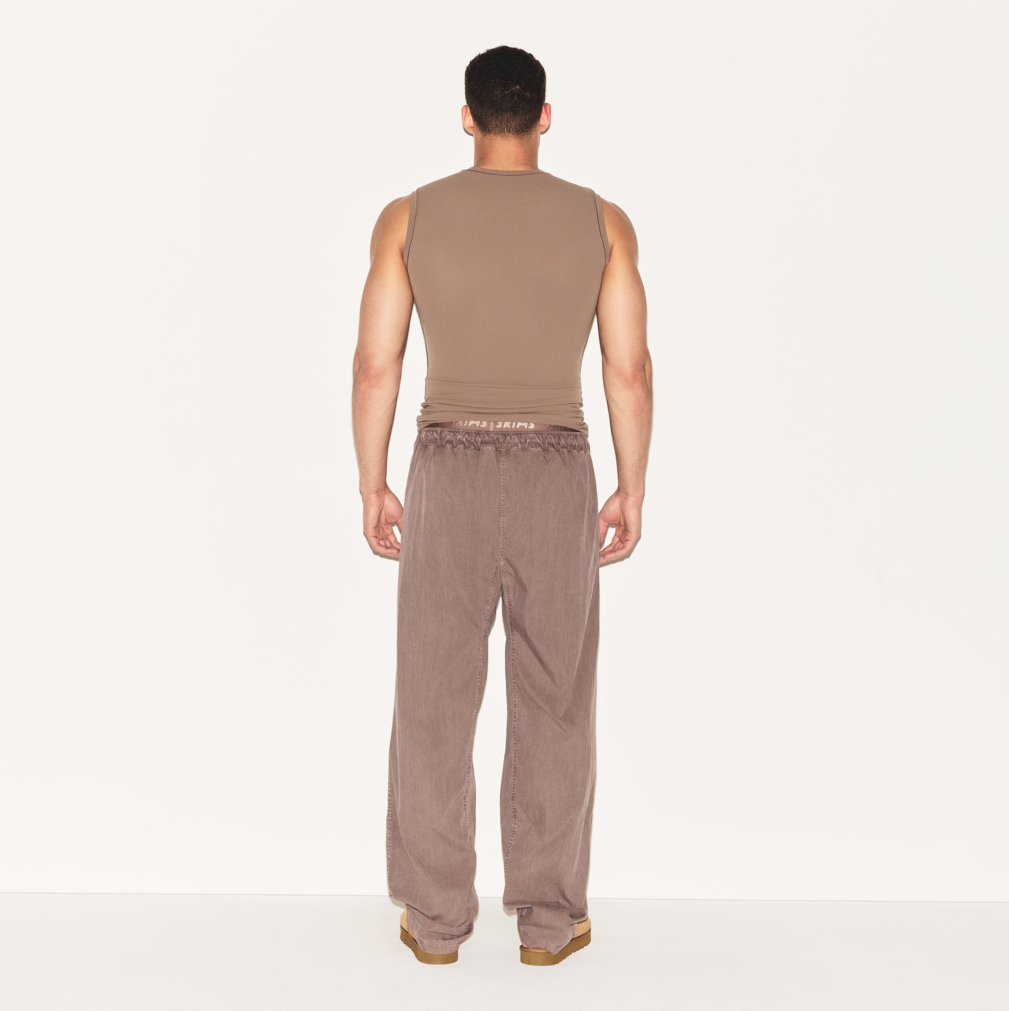 FITS EVERYBODY MENS SLIM TANK | UMBER - Image 4