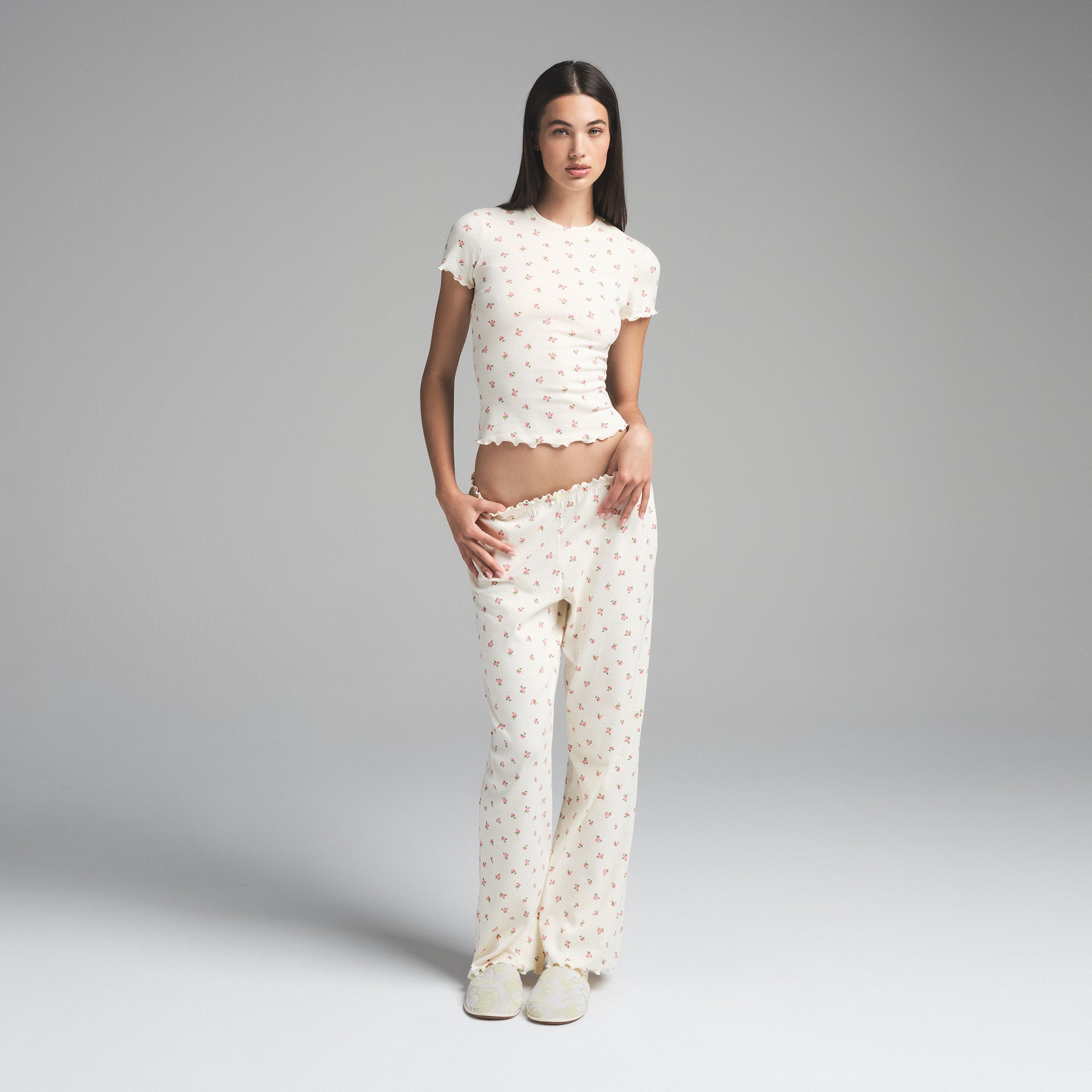 LOGO POINTELLE T-SHIRT | MARBLE PINK ROSEBUD PRINT - Image 2