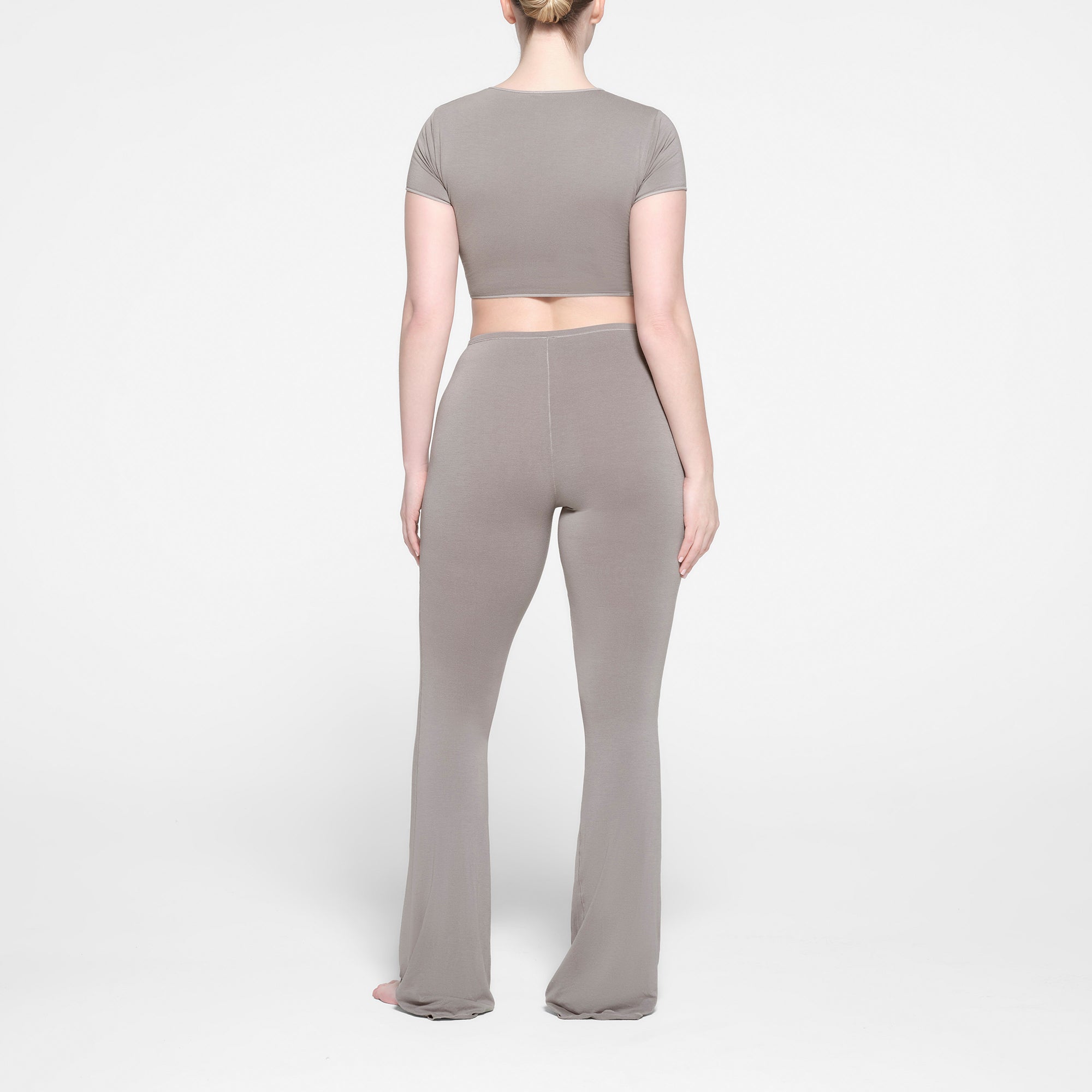 SEAMLESS MODAL CROPPED T-SHIRT | SMOKE - Image 3