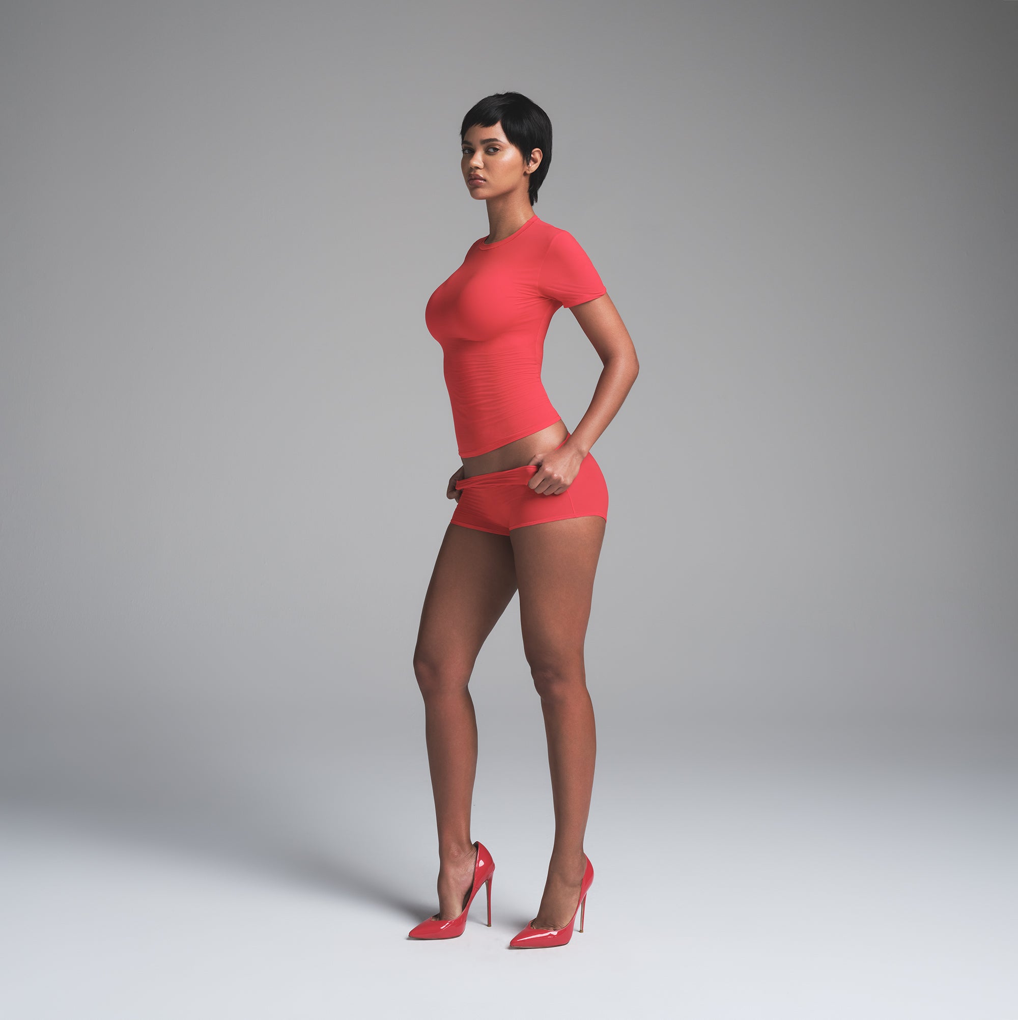 FITS EVERYBODY T-SHIRT | CHERRY - Image 3