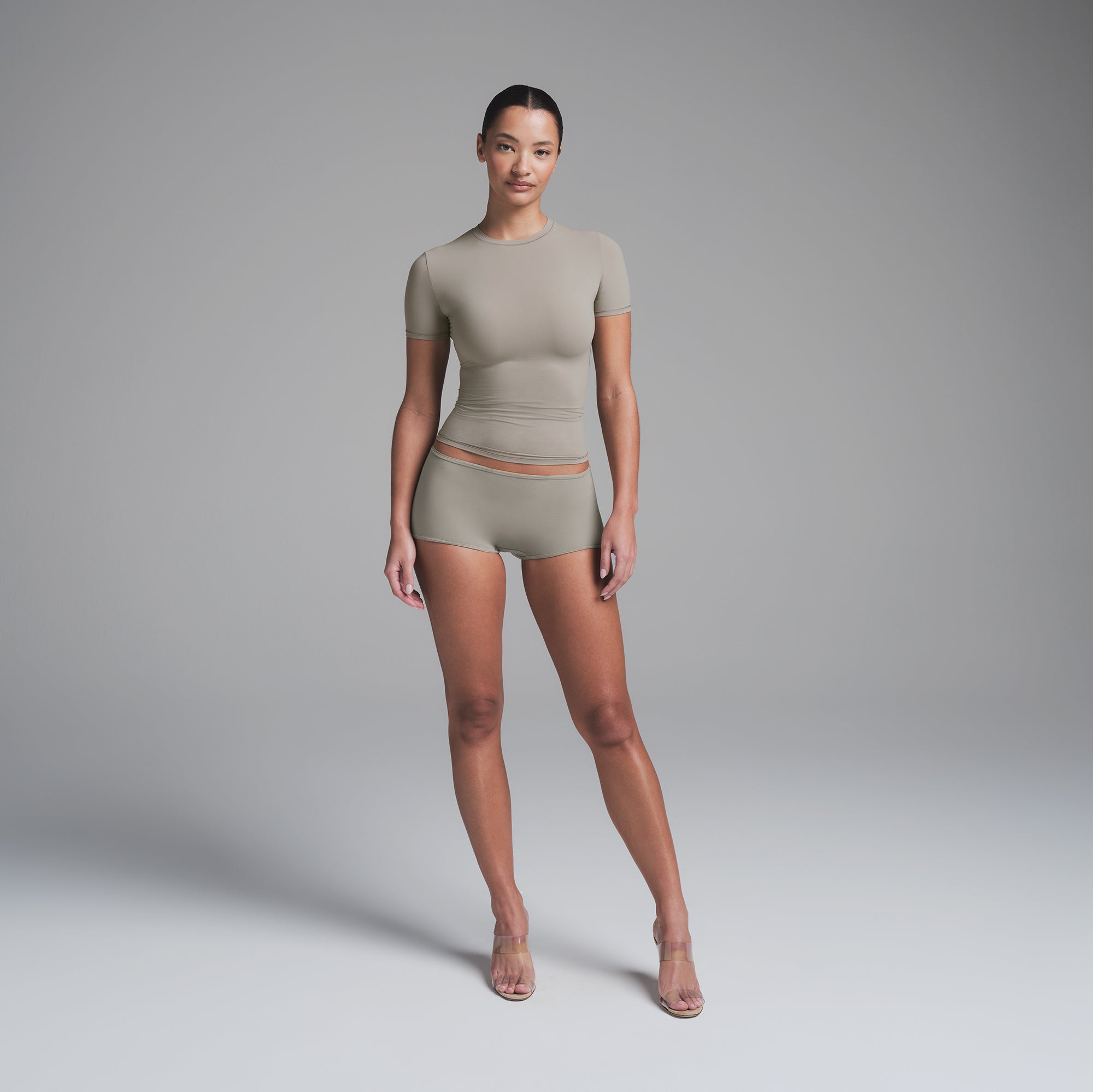 FITS EVERYBODY T-SHIRT | SMOKE