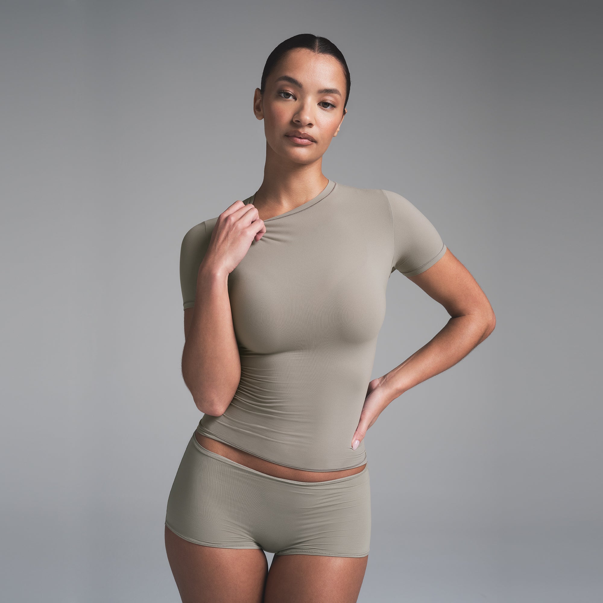 FITS EVERYBODY T-SHIRT | SMOKE - Image 2