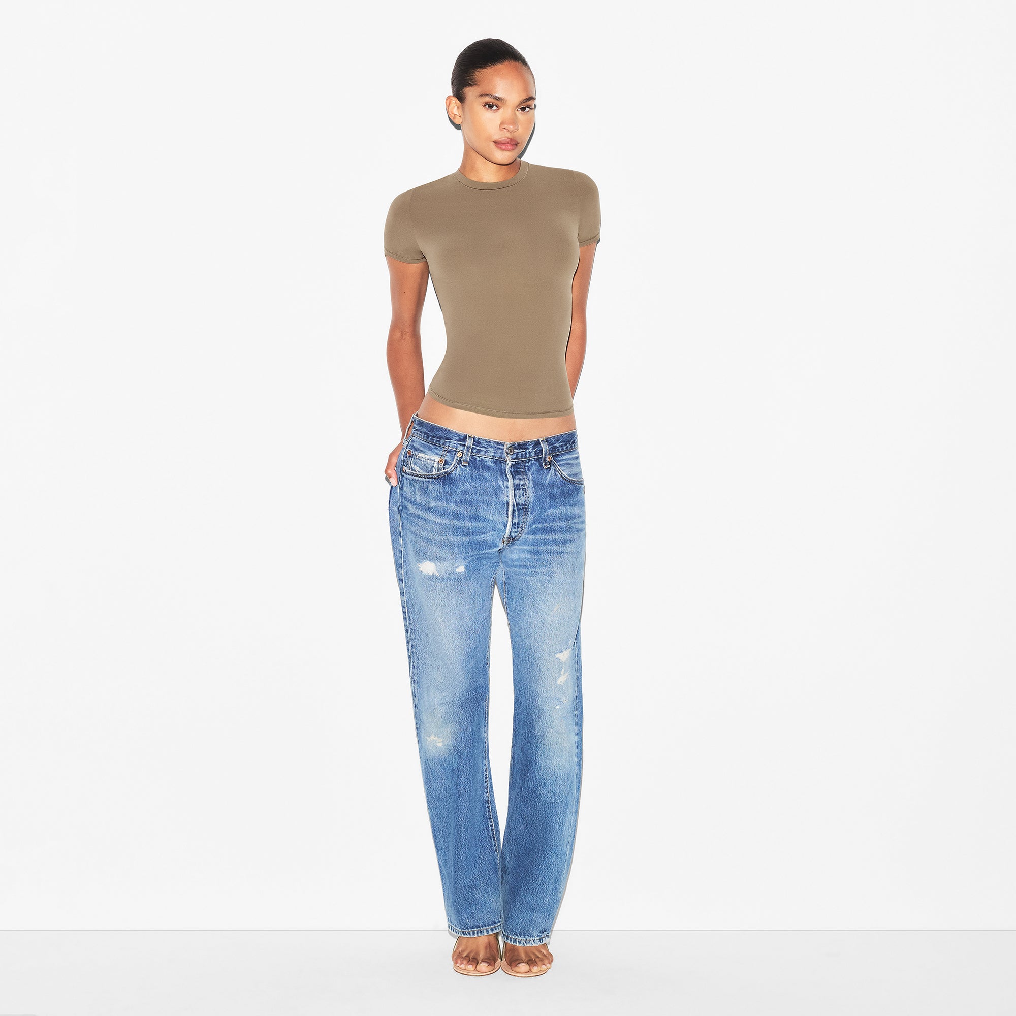 FITS EVERYBODY T-SHIRT | TRUFFLE - Image 2