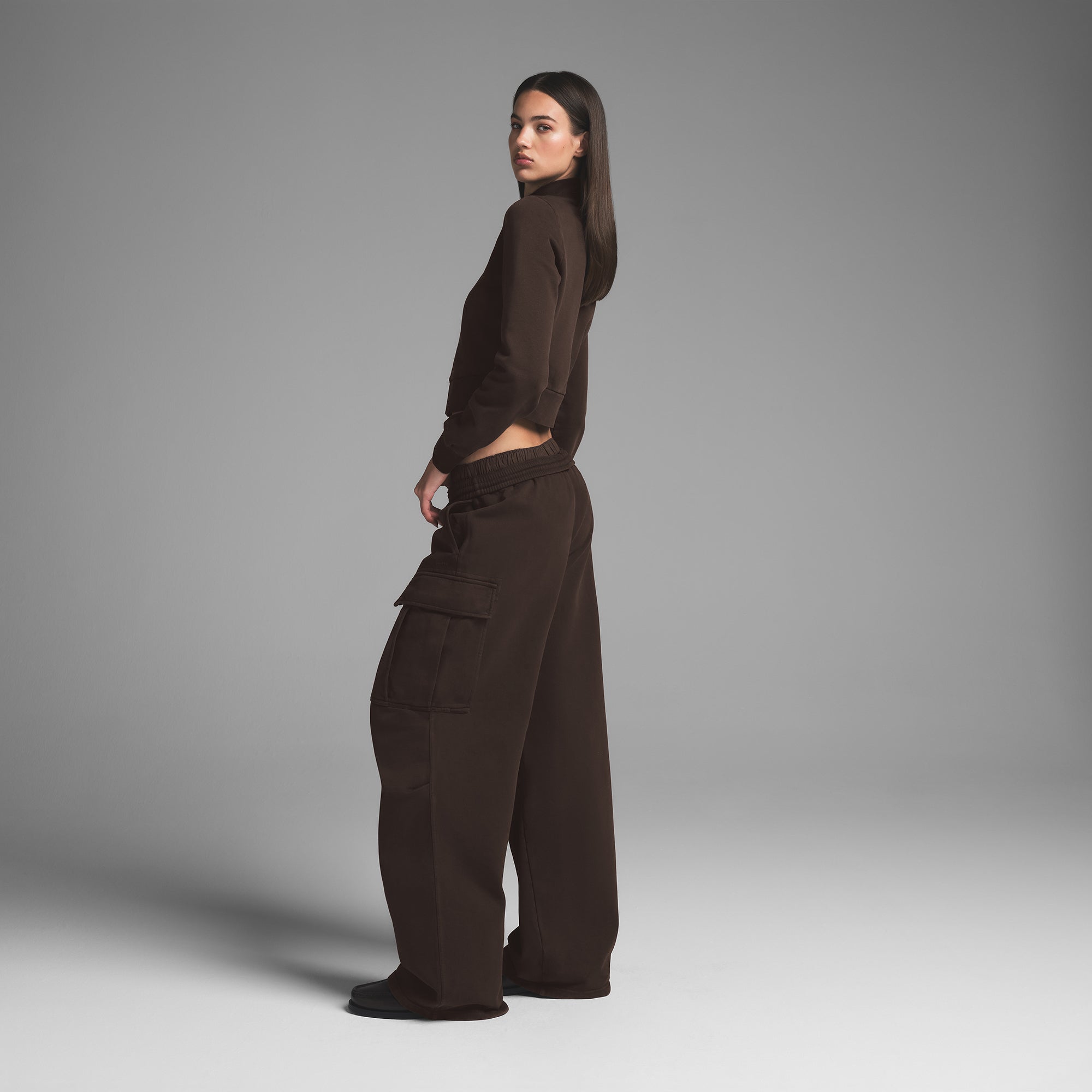 BOYFRIEND FLEECE CARGO PANT | ESPRESSO - Image 2